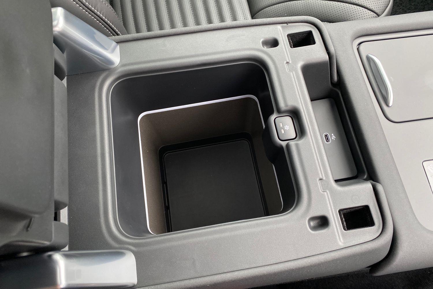 Land Rover Discovery view 18
