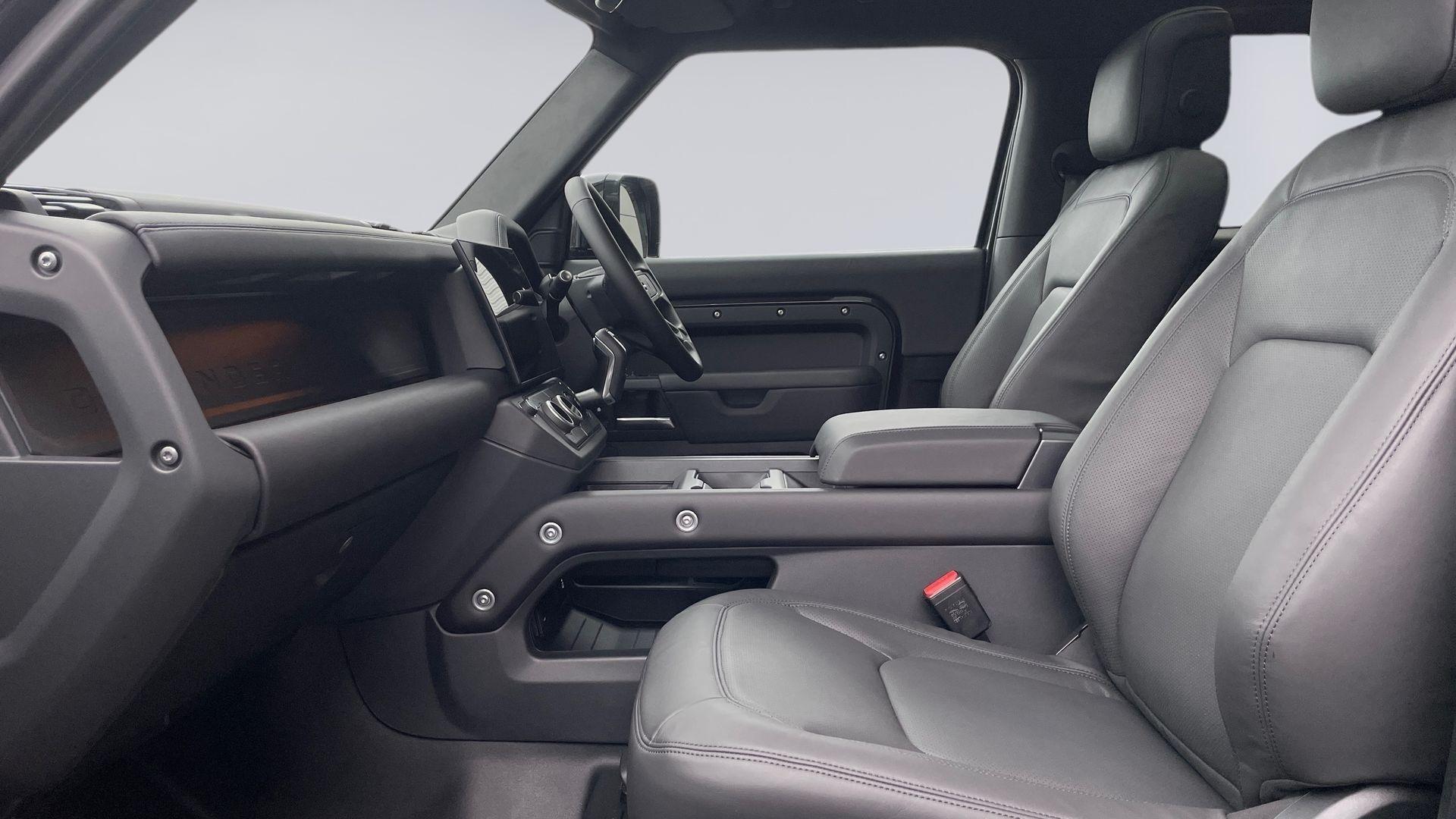 Land Rover Defender view 3