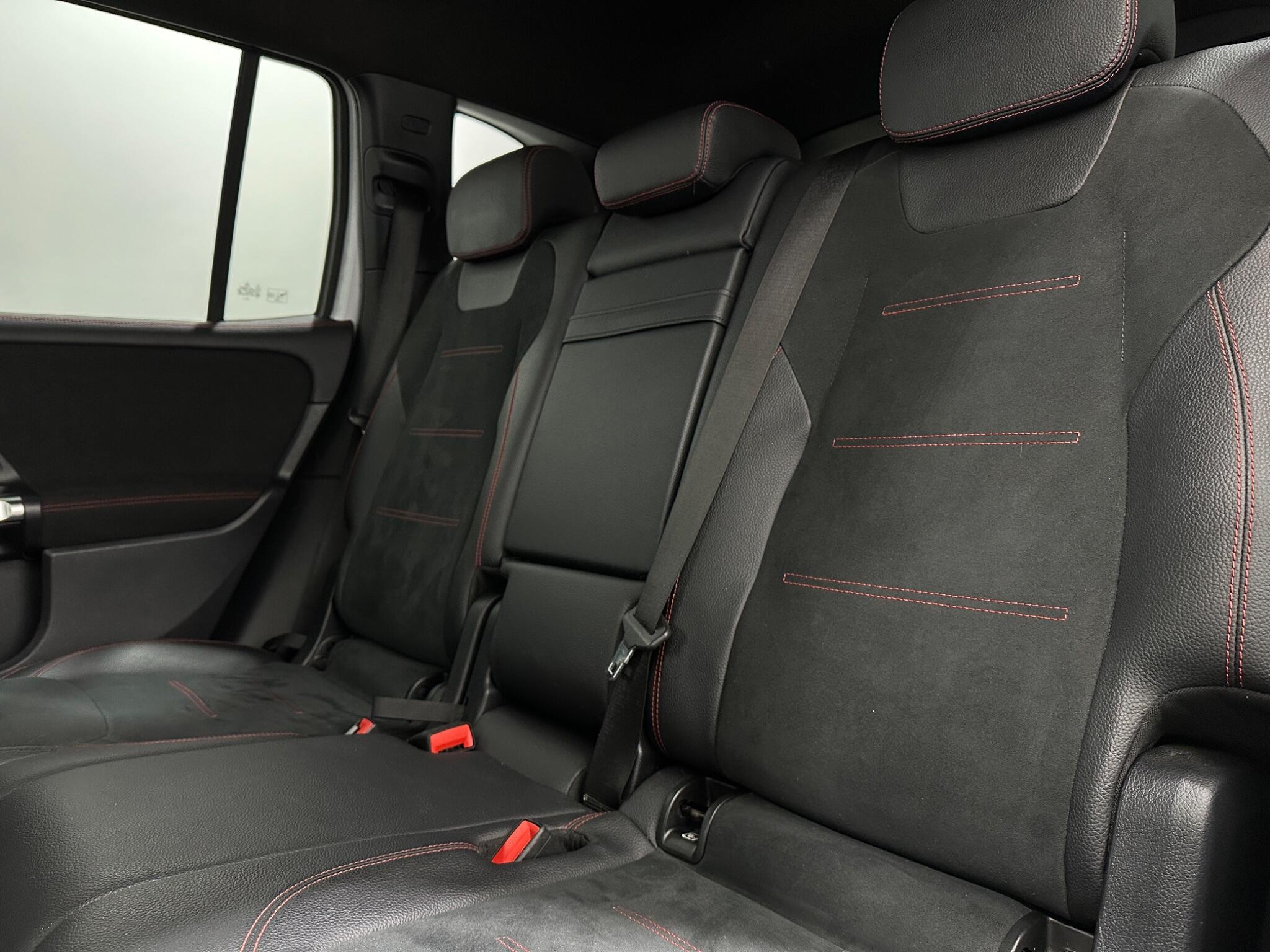 Mercedes-Benz GLB view 40
