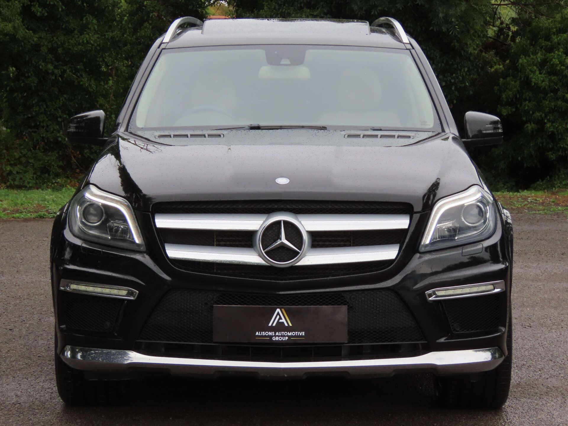 Mercedes-Benz GL view 2