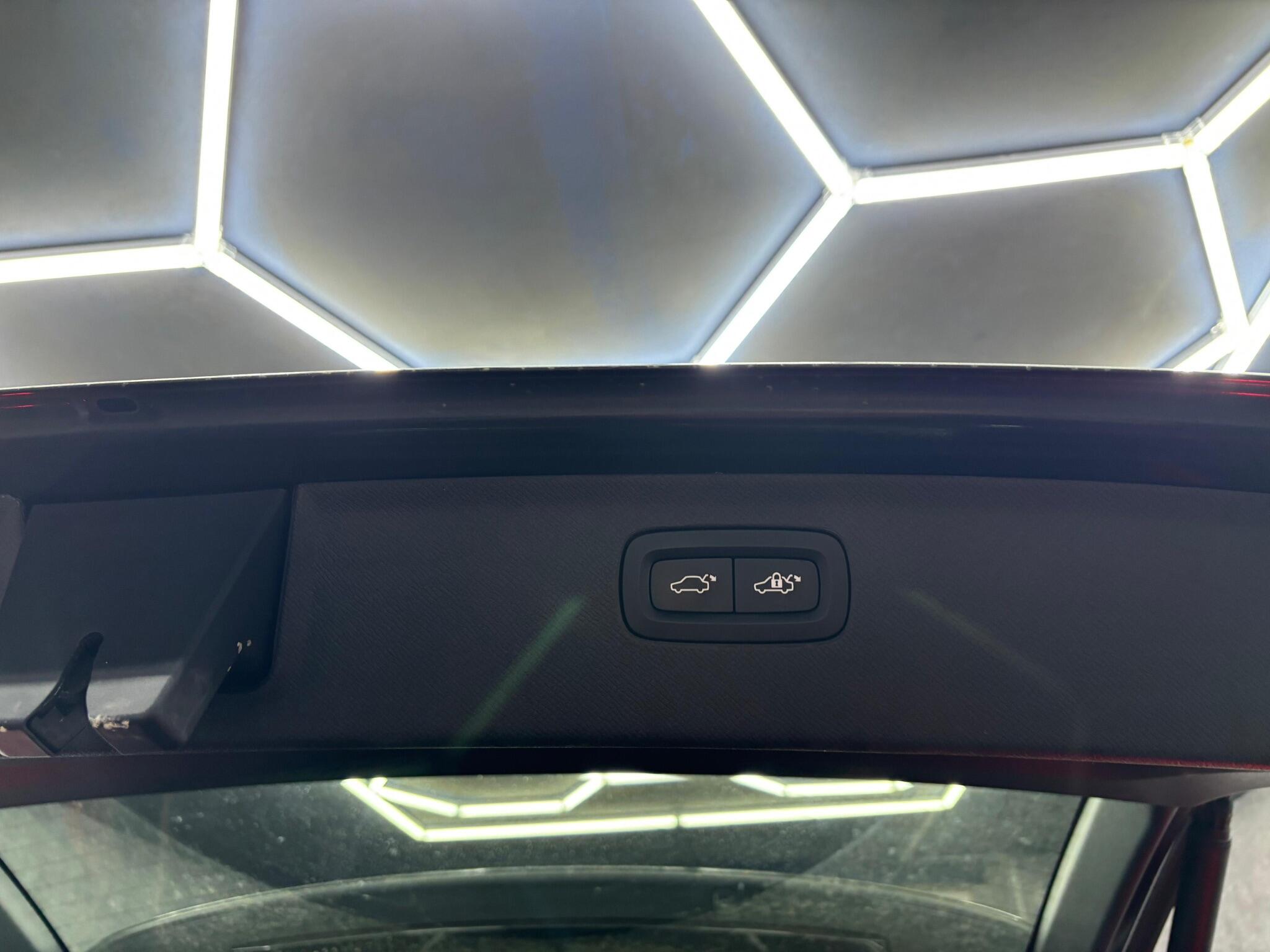 Volvo XC90 view 35