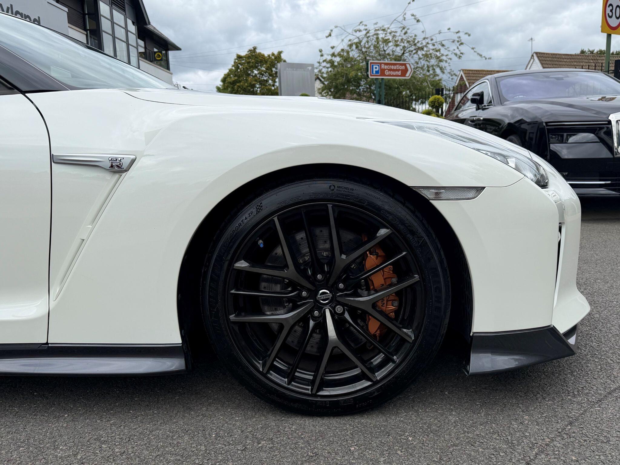 Nissan GT-R view 23