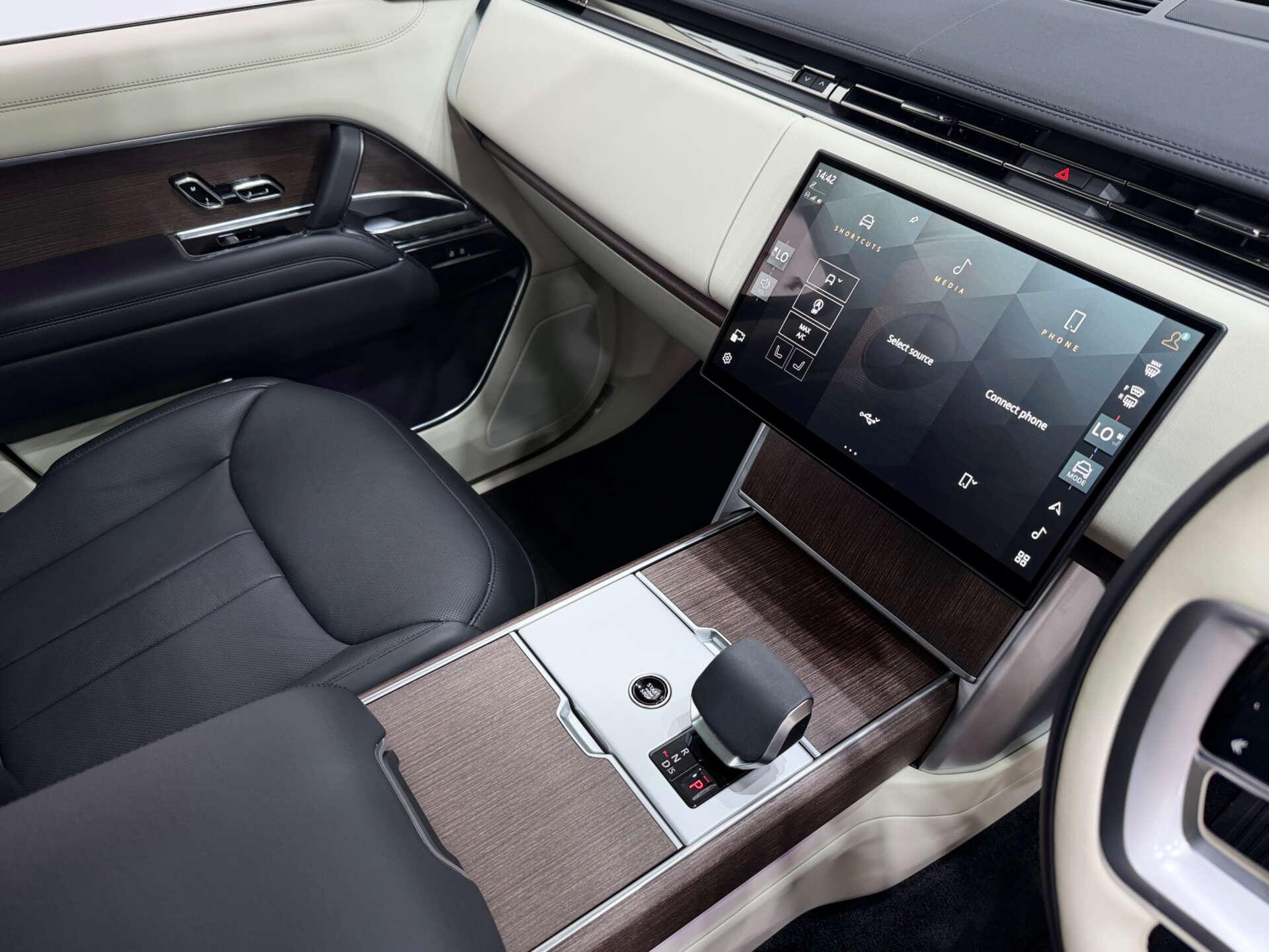 Land Rover Range Rover view 46