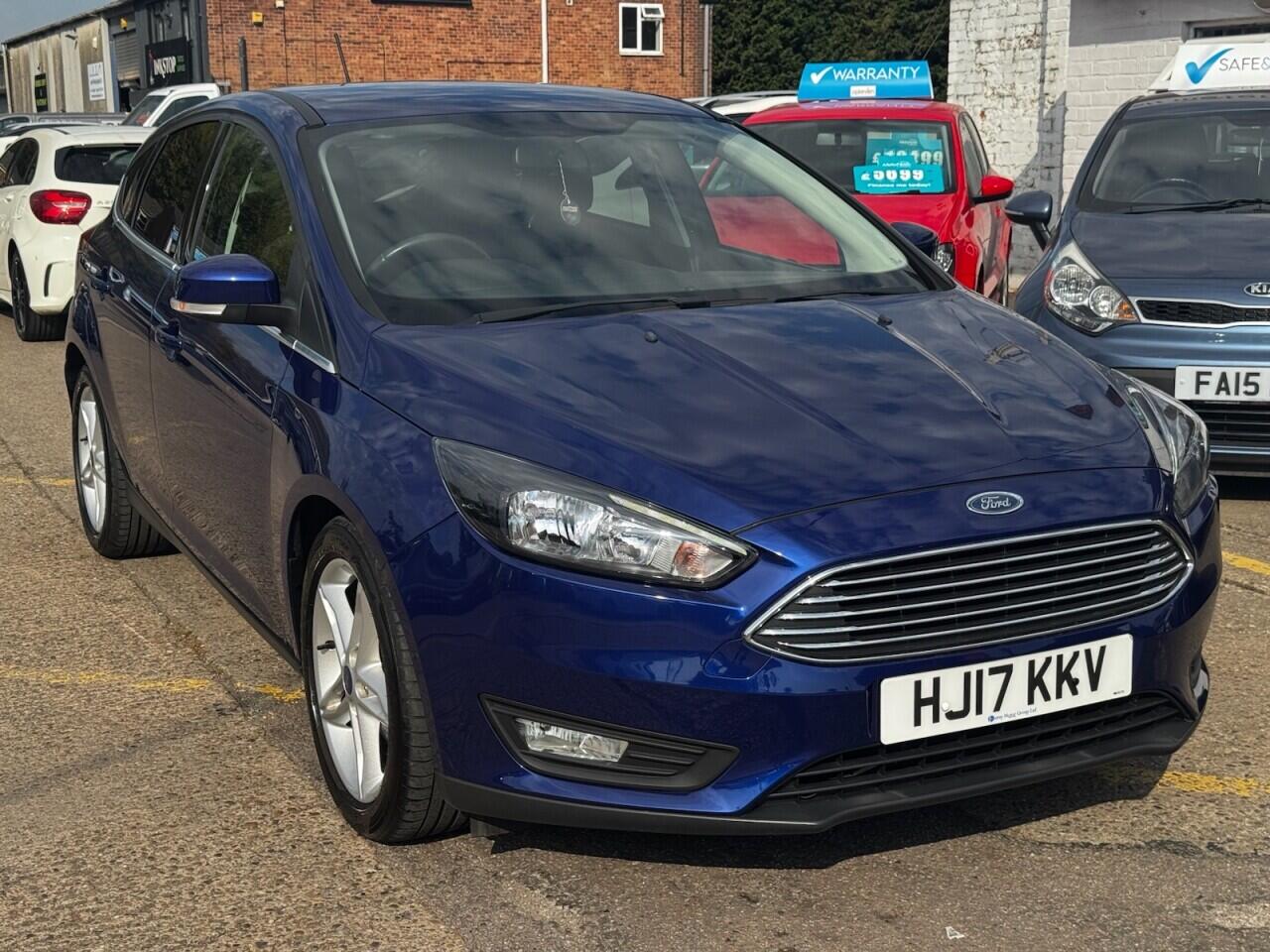 Ford Focus view 11