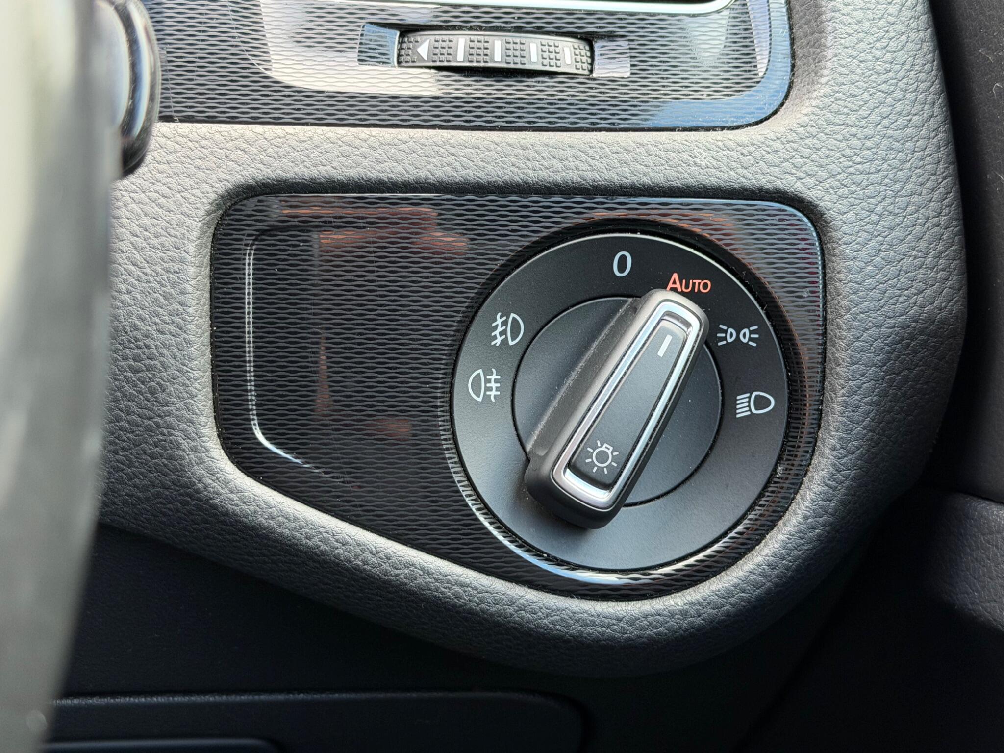 Volkswagen Golf view 46