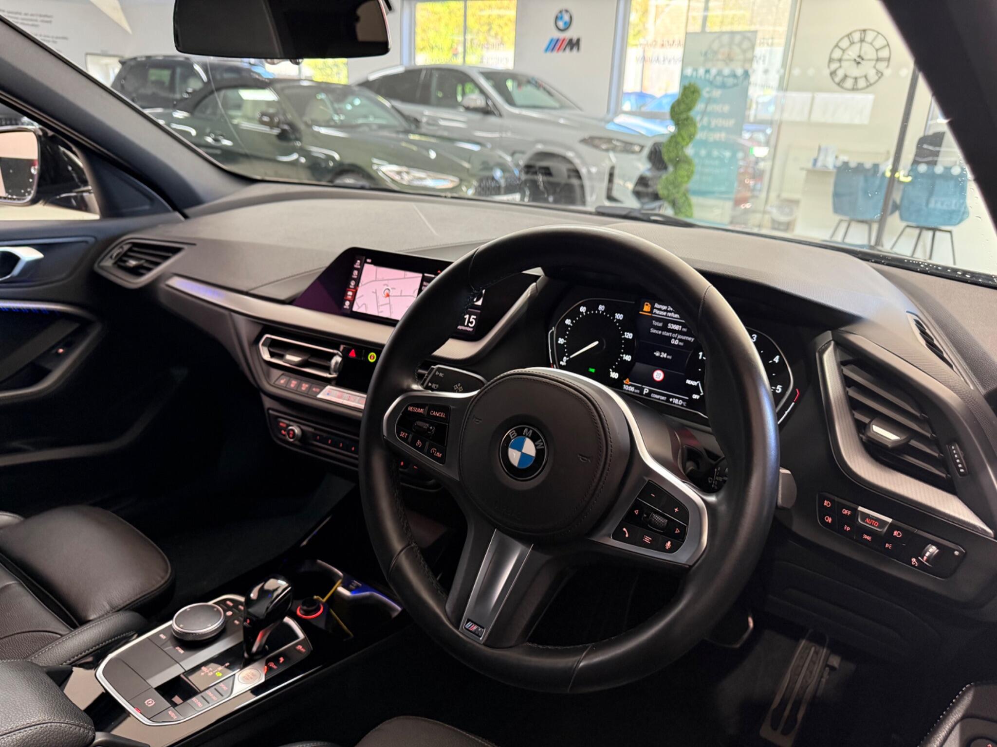 BMW 1 Series view 26