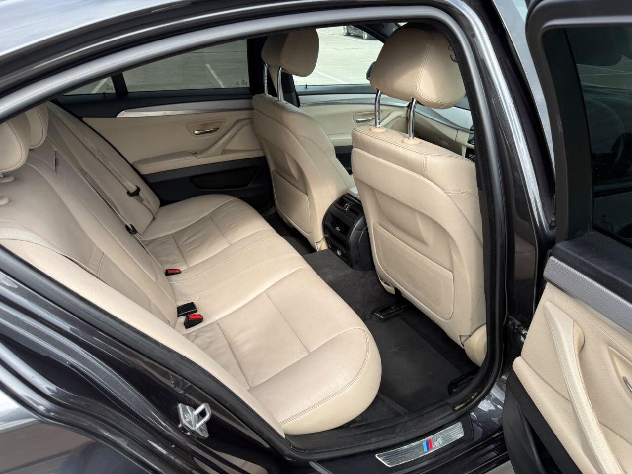 BMW 5 Series view 27