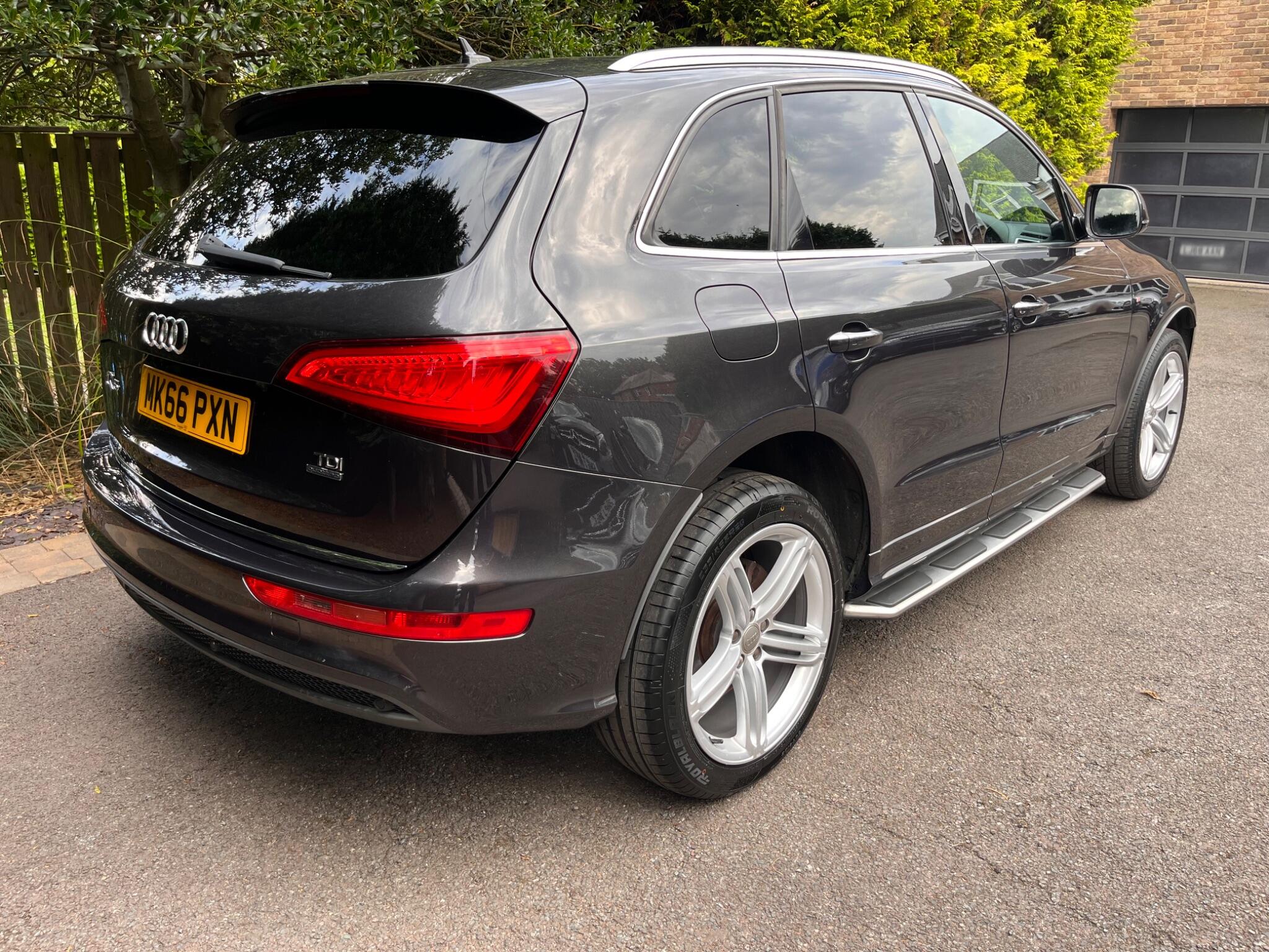 Audi Q5 view 15