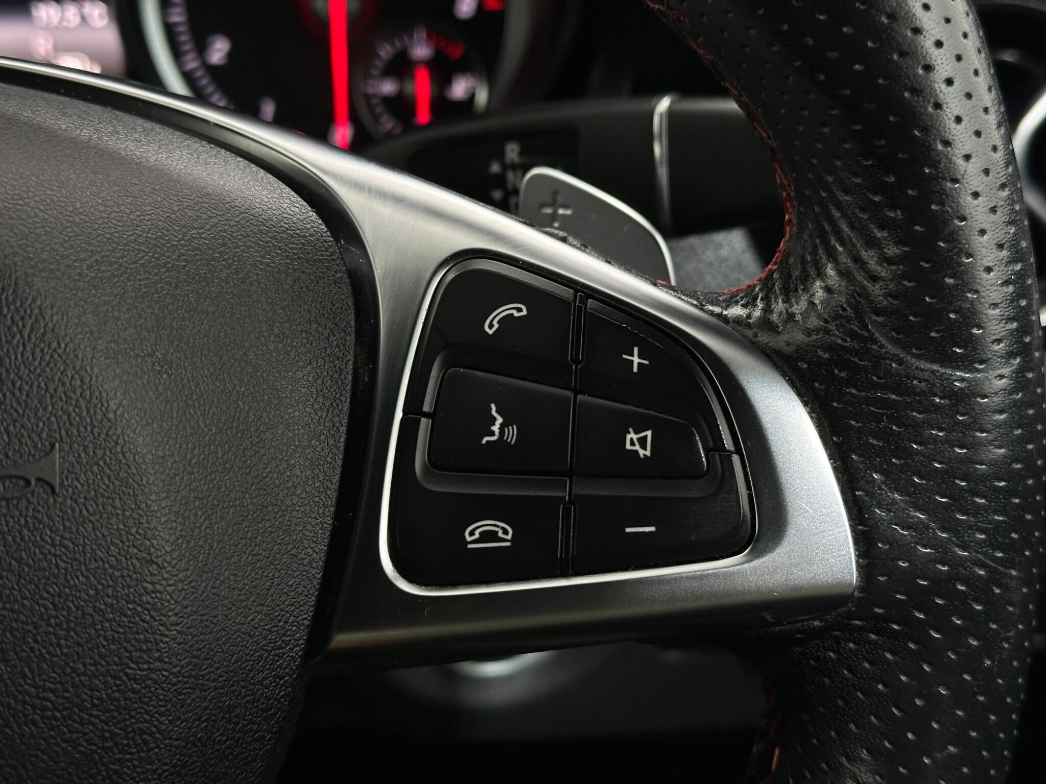 Mercedes-Benz Gla view 16