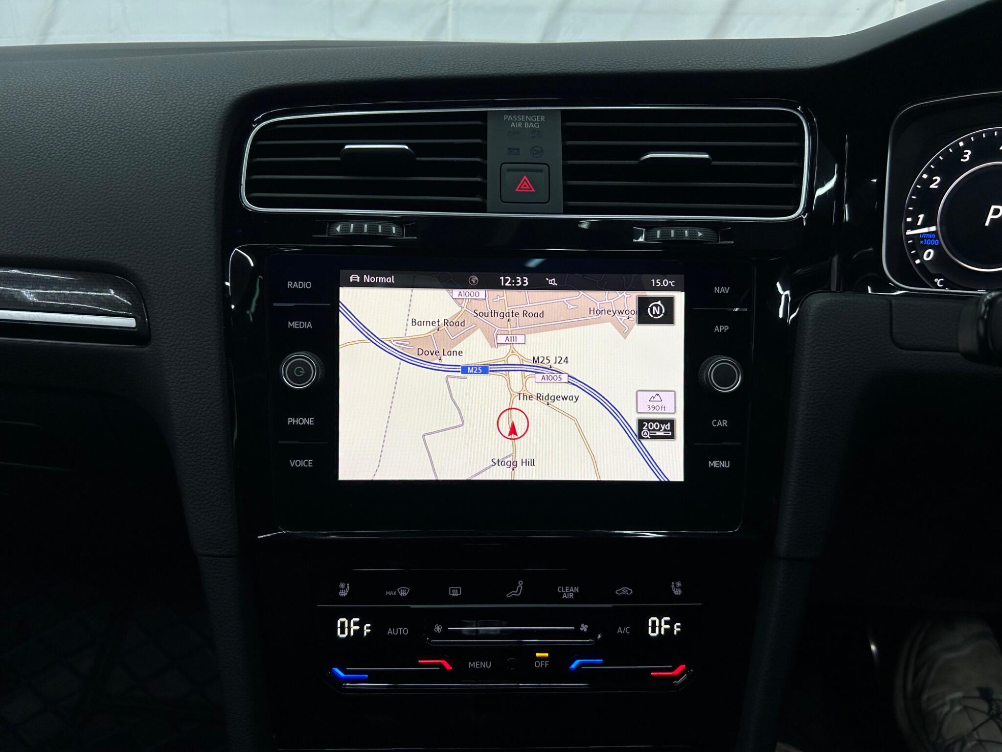 Volkswagen Golf view 35