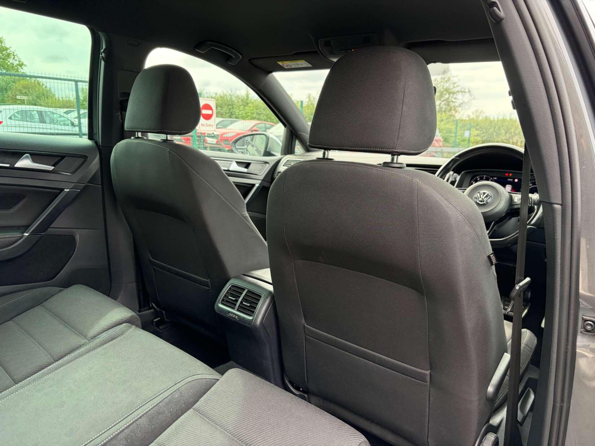 Volkswagen Golf view 29
