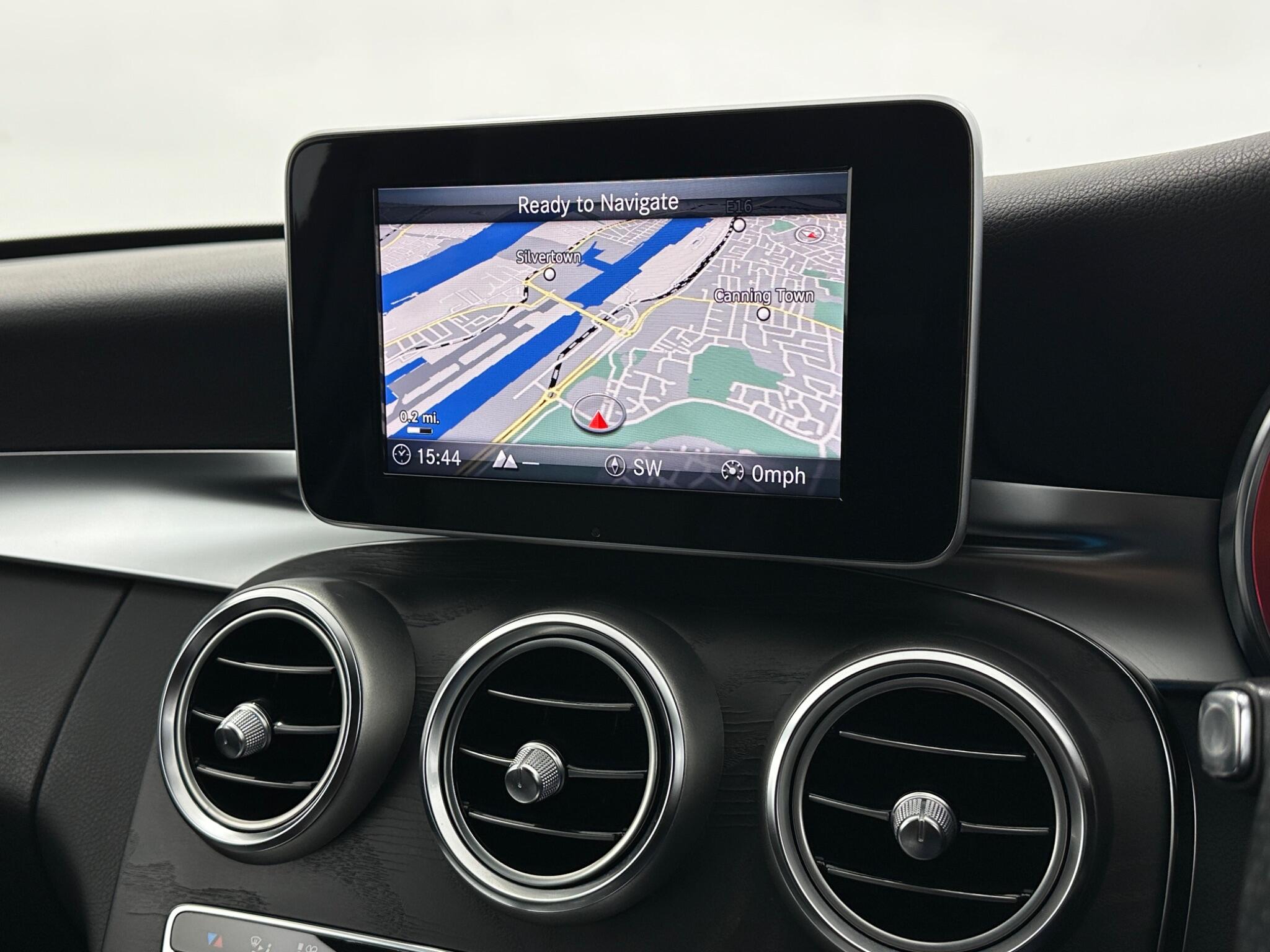 Mercedes-Benz C Class view 24