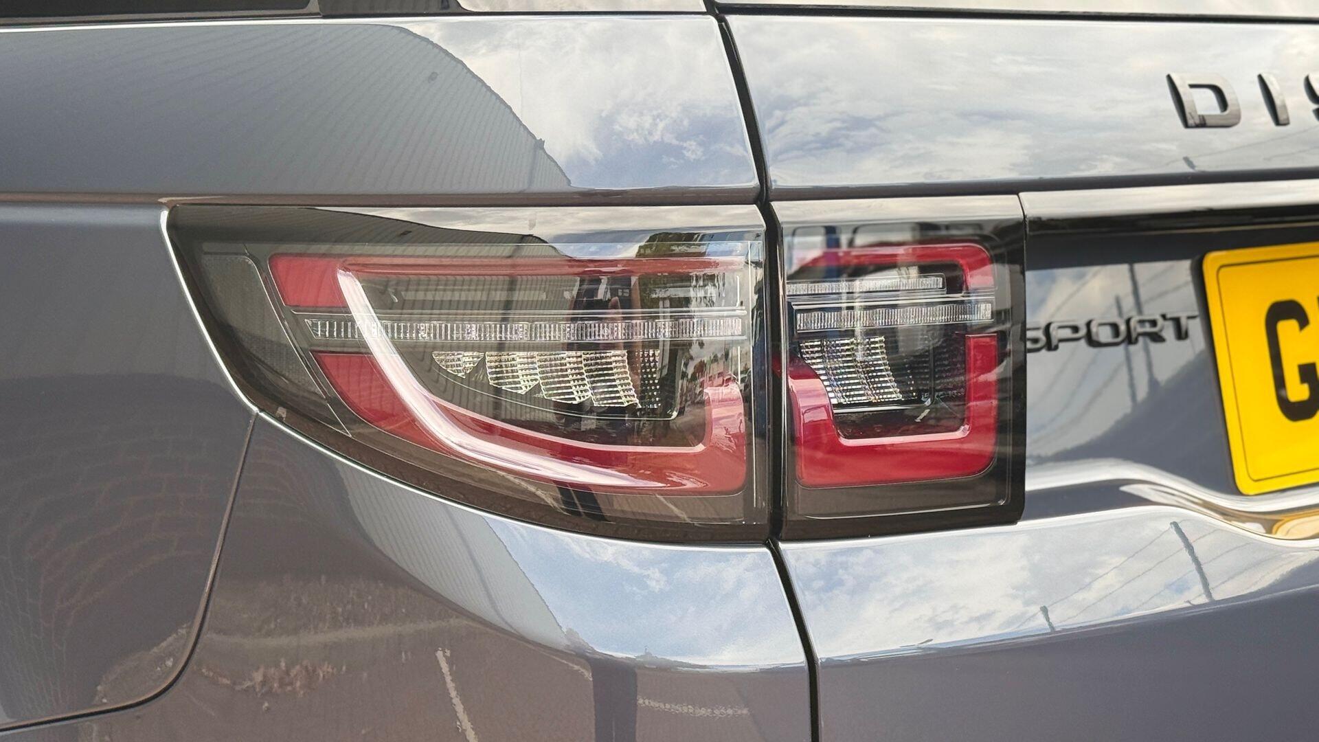 Land Rover Discovery Sport view 20