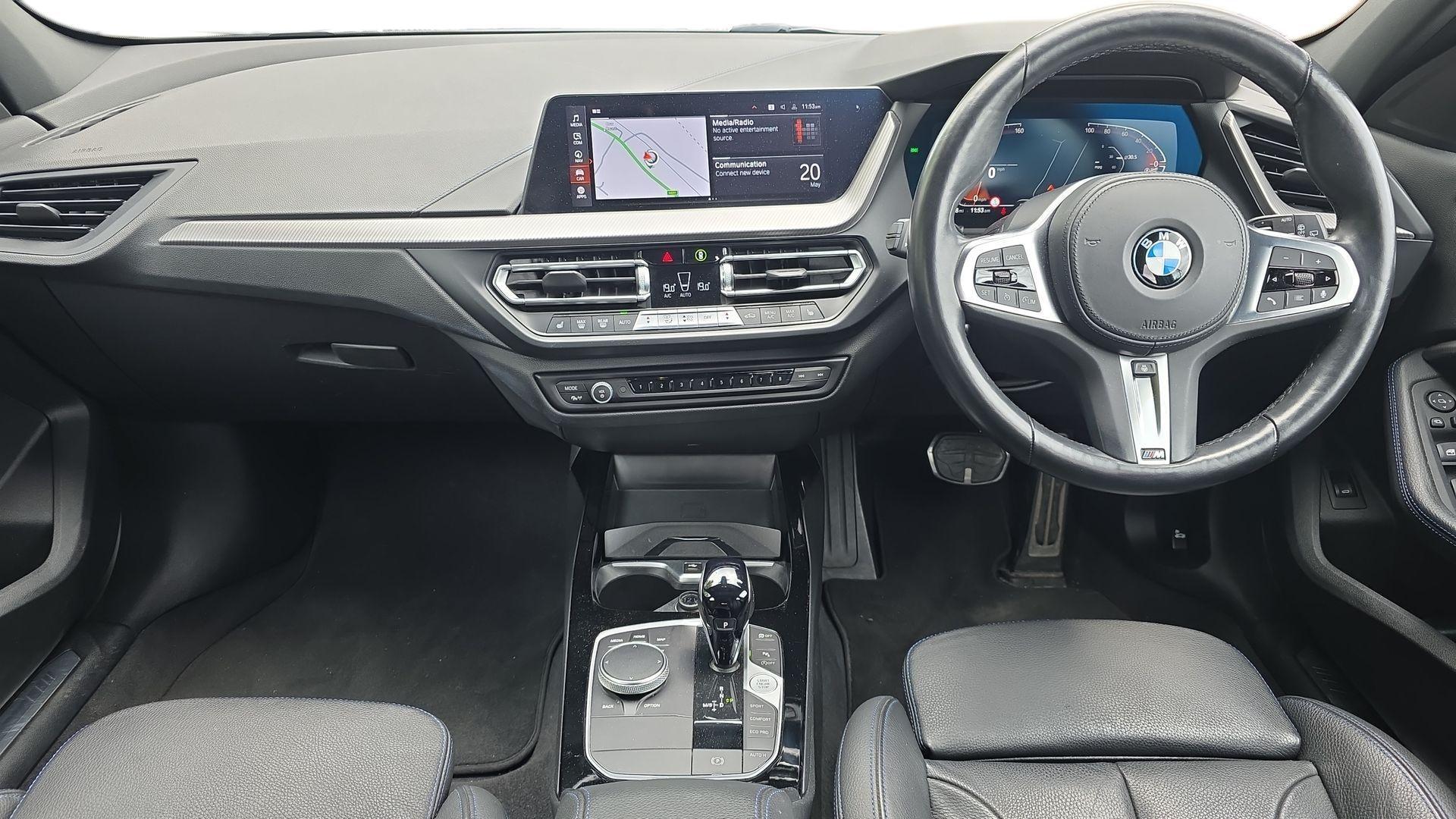 BMW 1 Series view 4