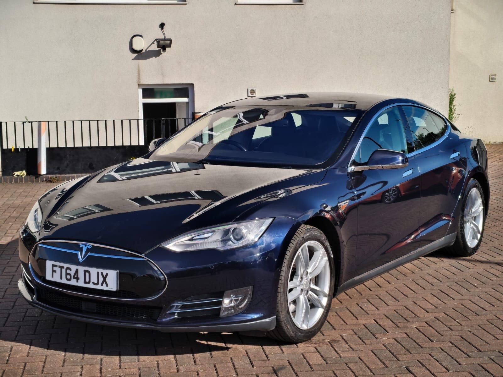 Tesla Model S view 11