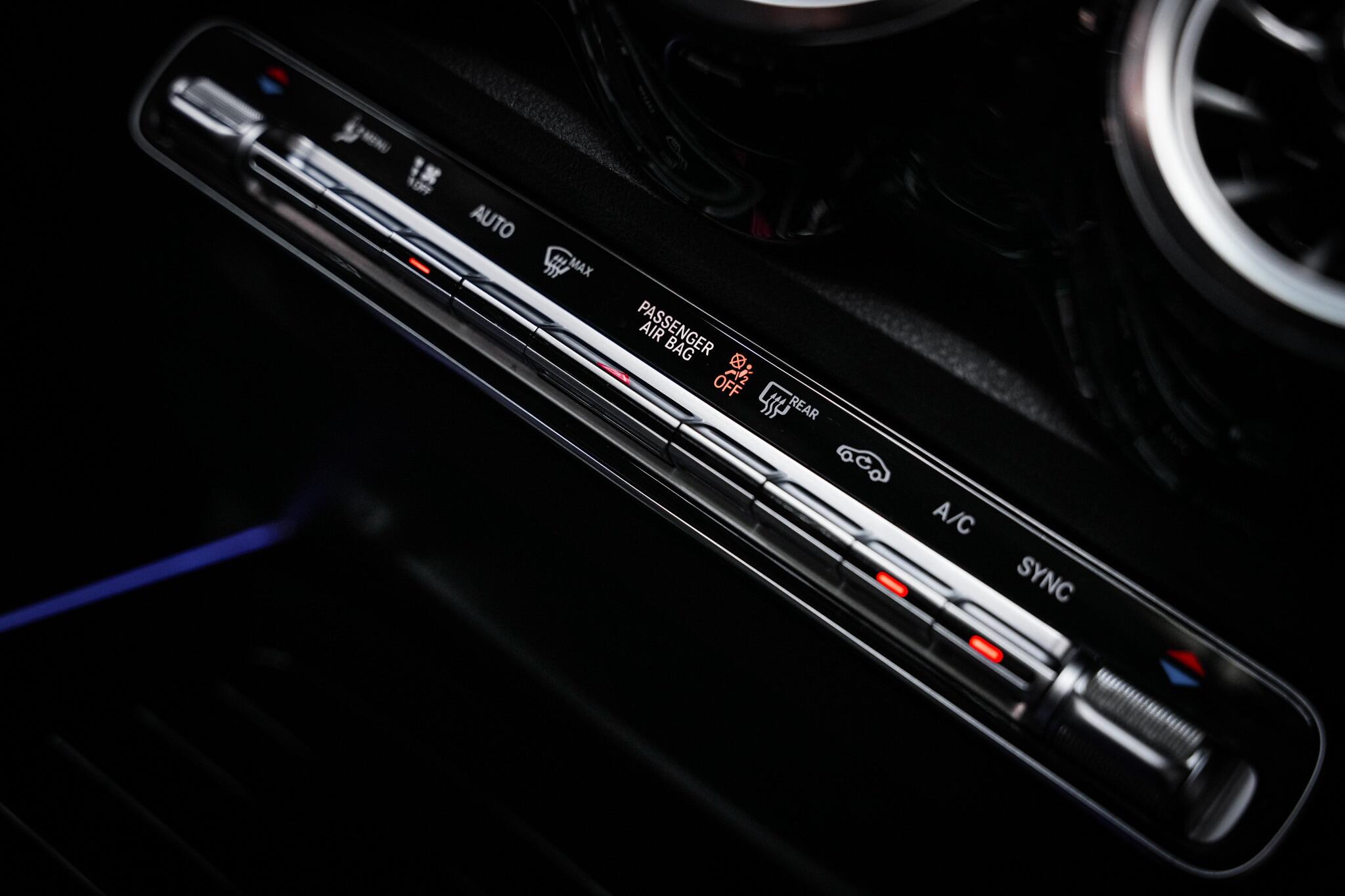 Mercedes-Benz GLB view 43