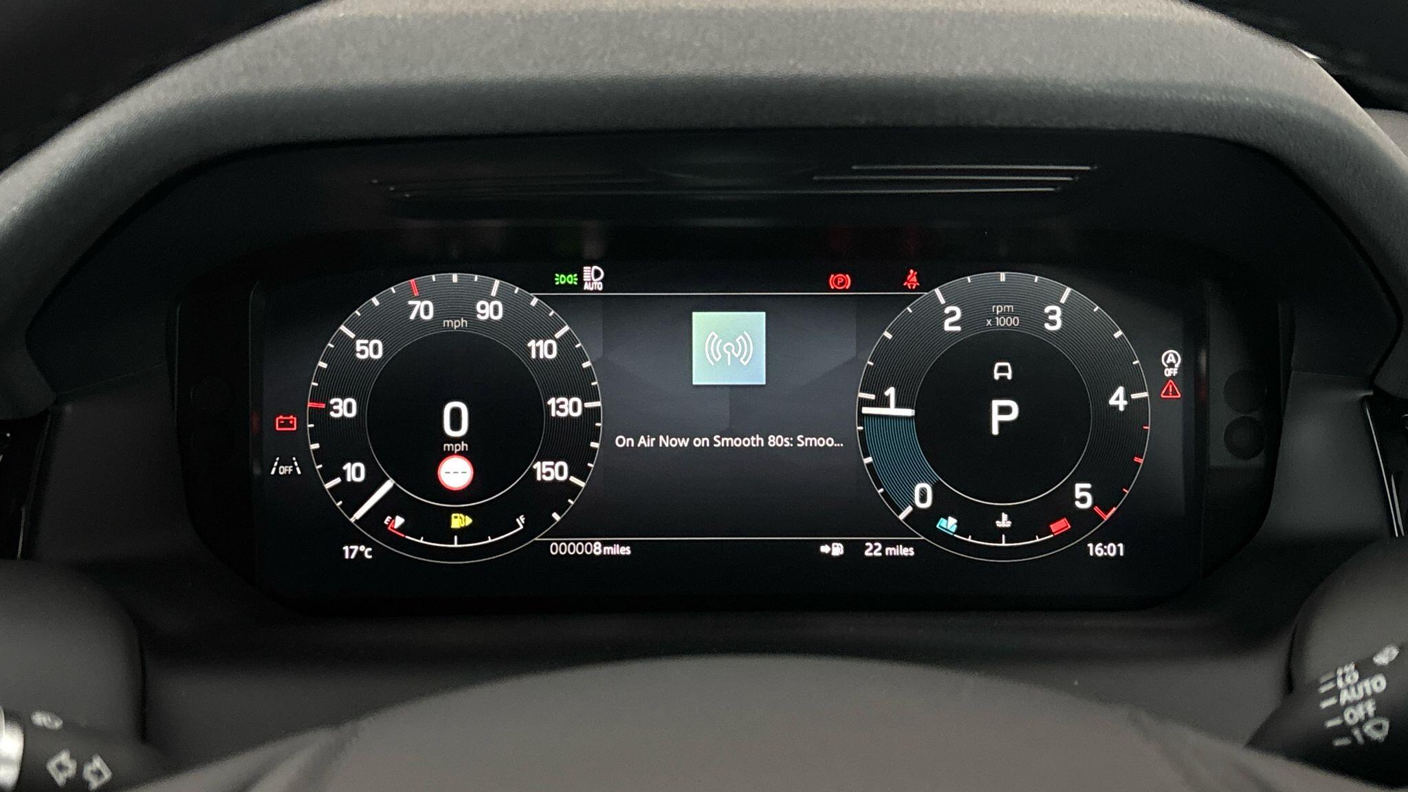 Land Rover Discovery Sport view 16