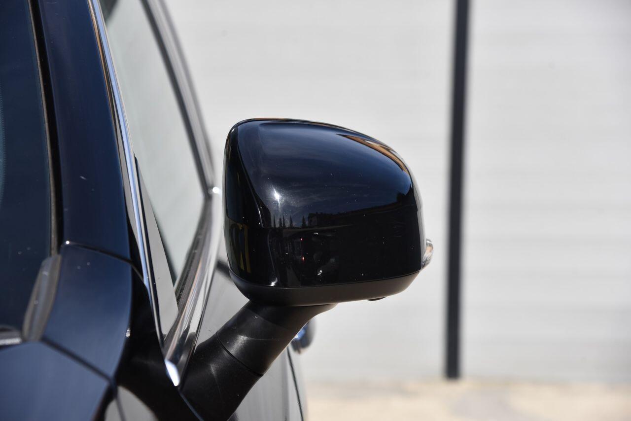 Volvo XC90 view 15