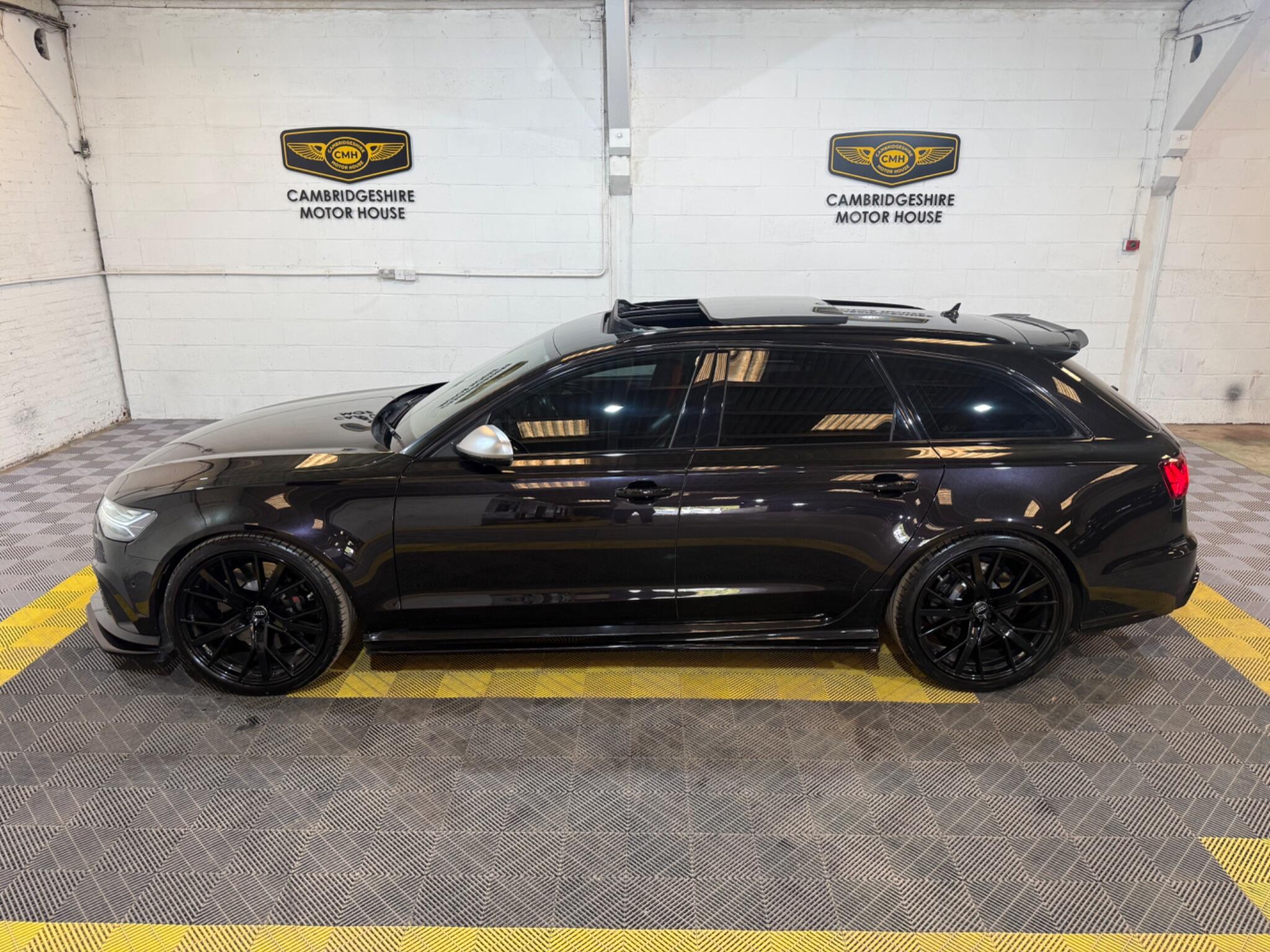 Audi RS6 view 9