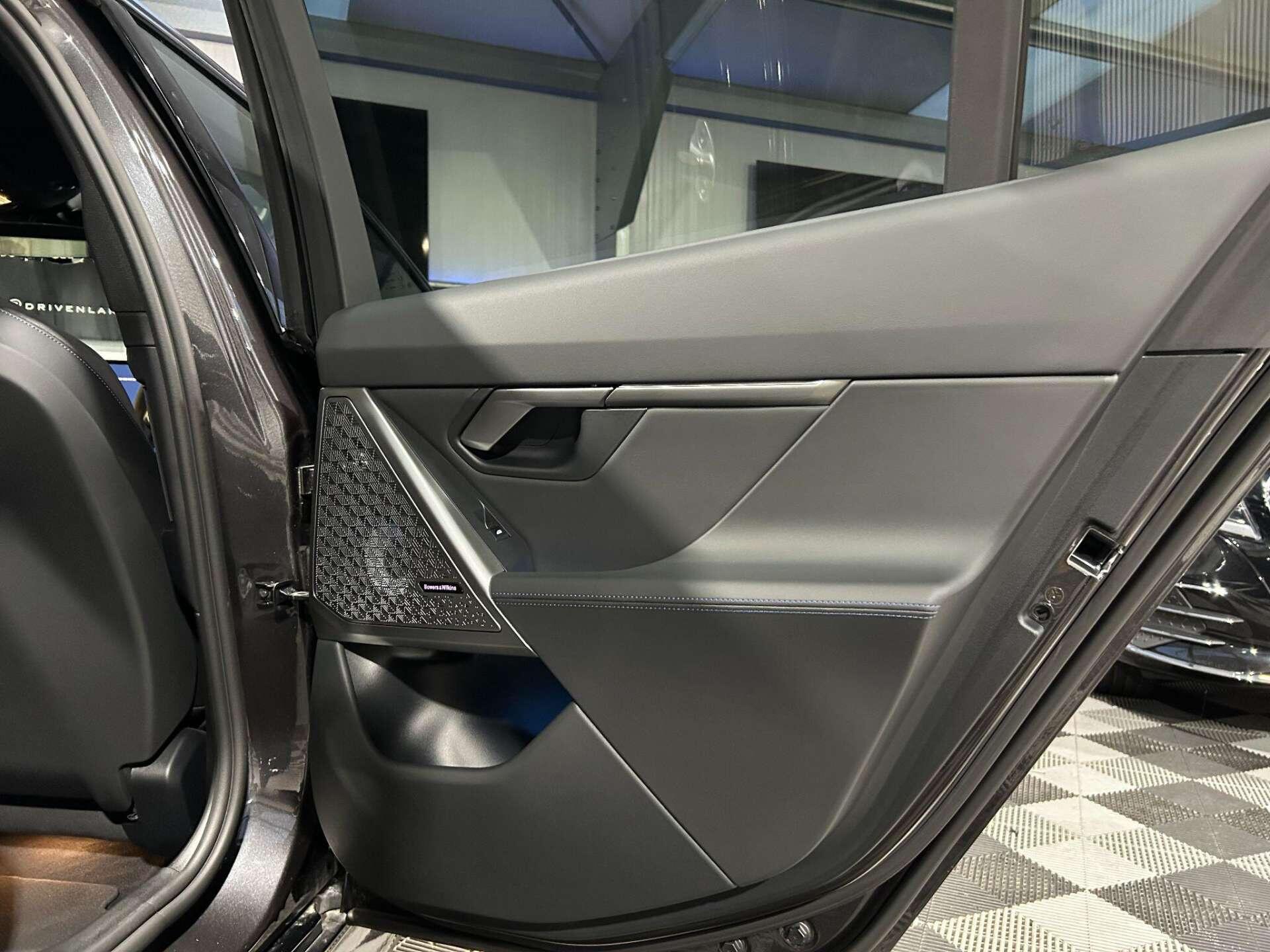 BMW I5 view 34