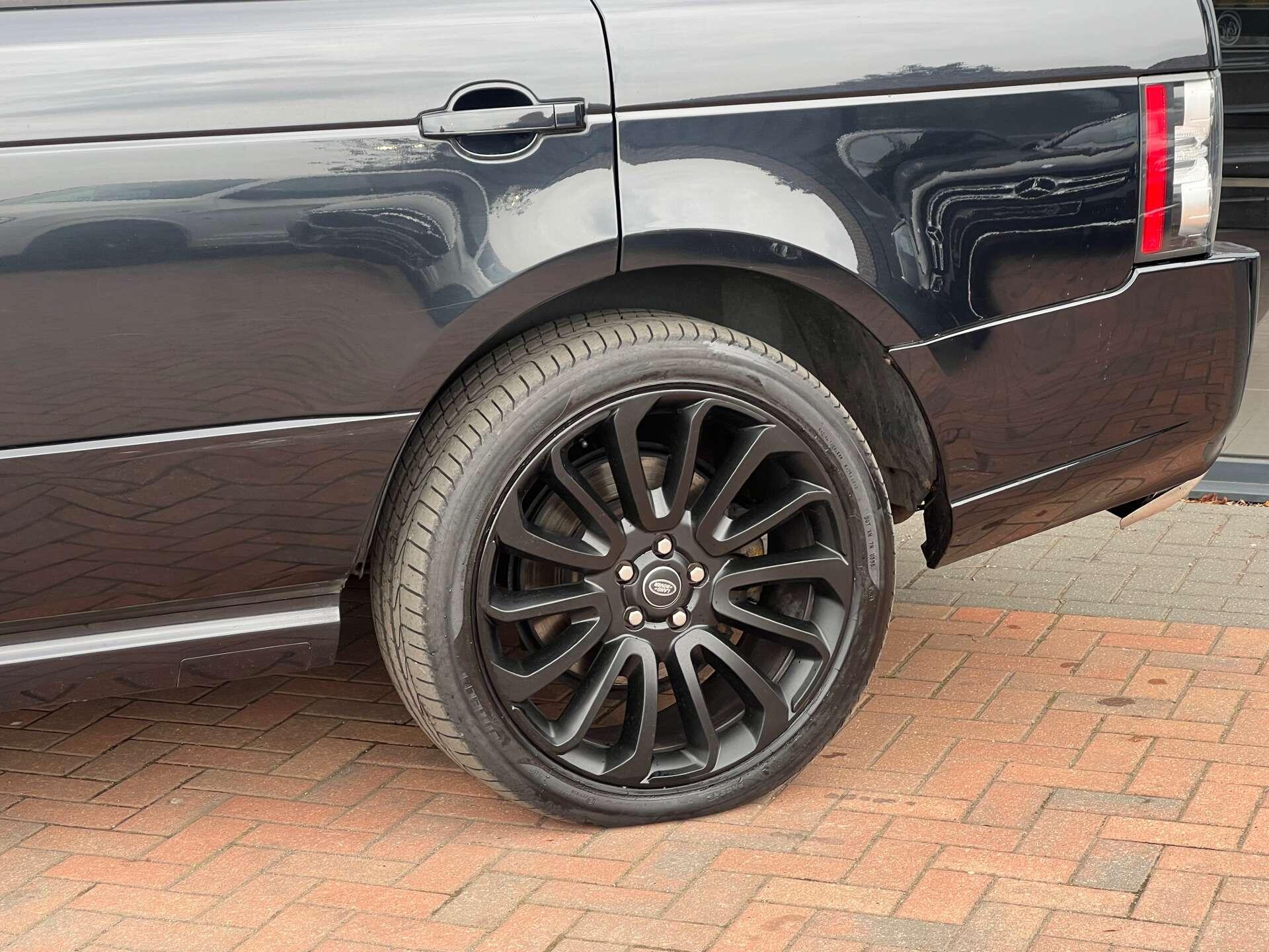 Land Rover Range Rover view 66