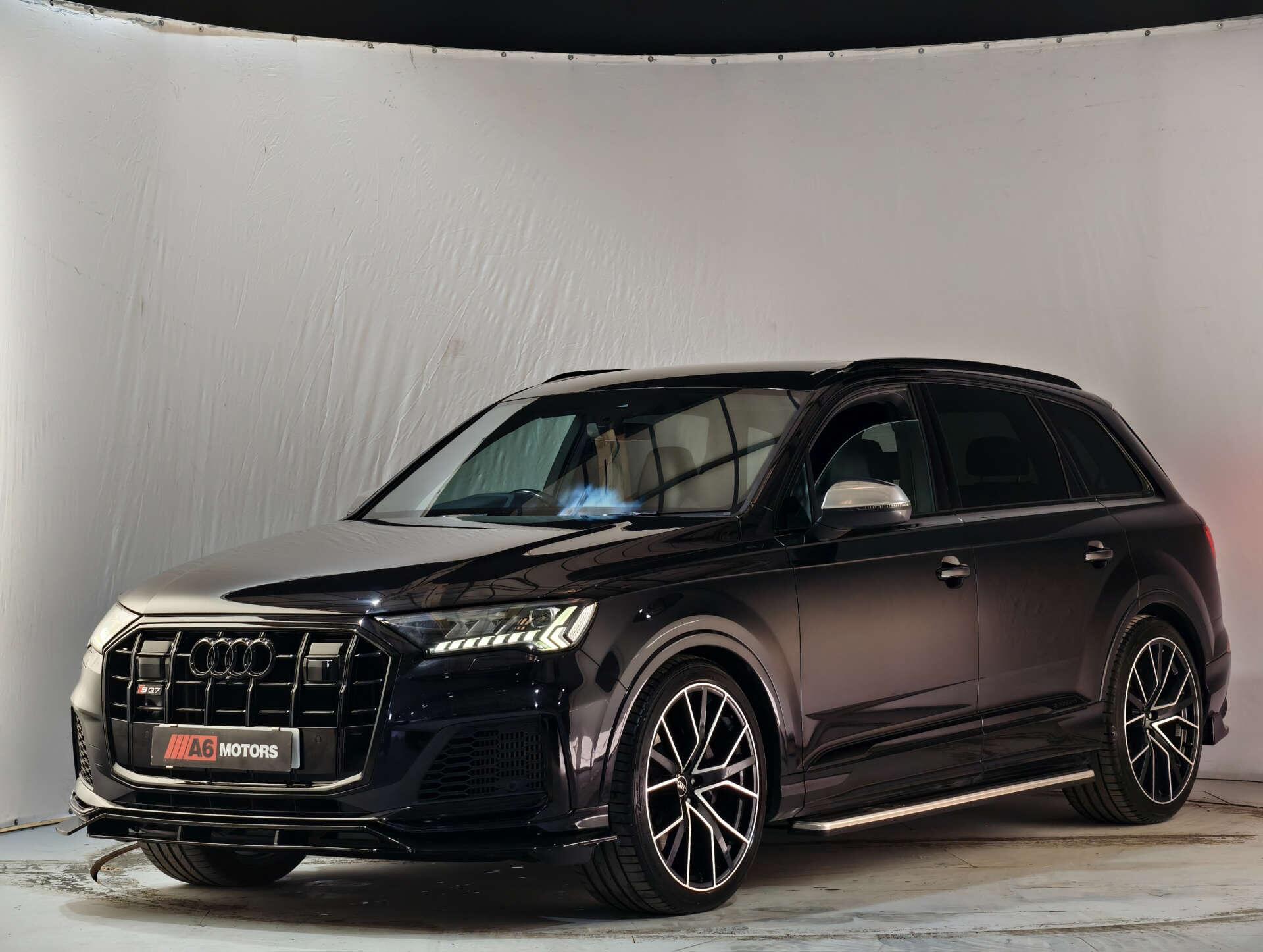 Audi SQ7 view 12