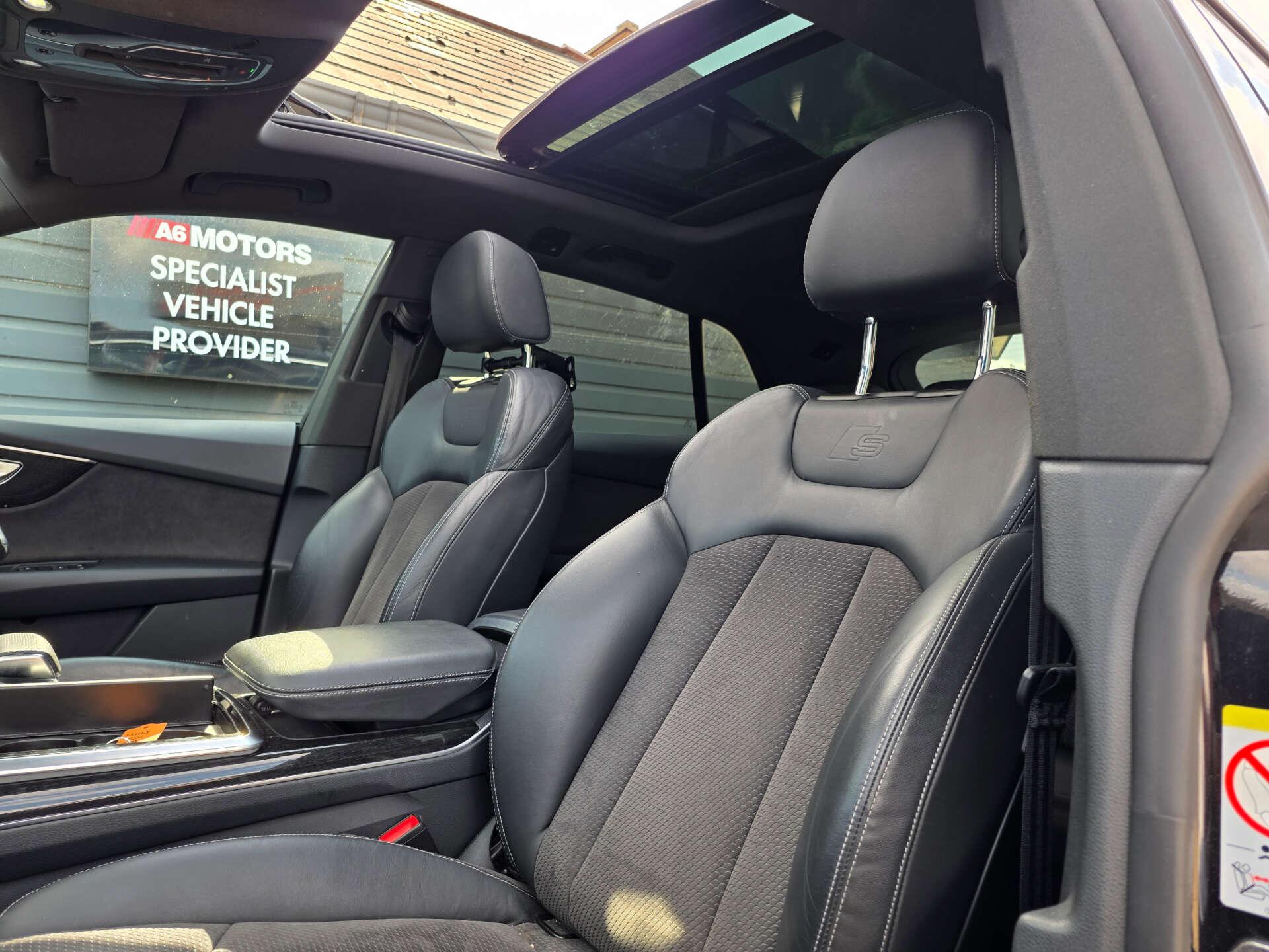 Audi Q8 view 22