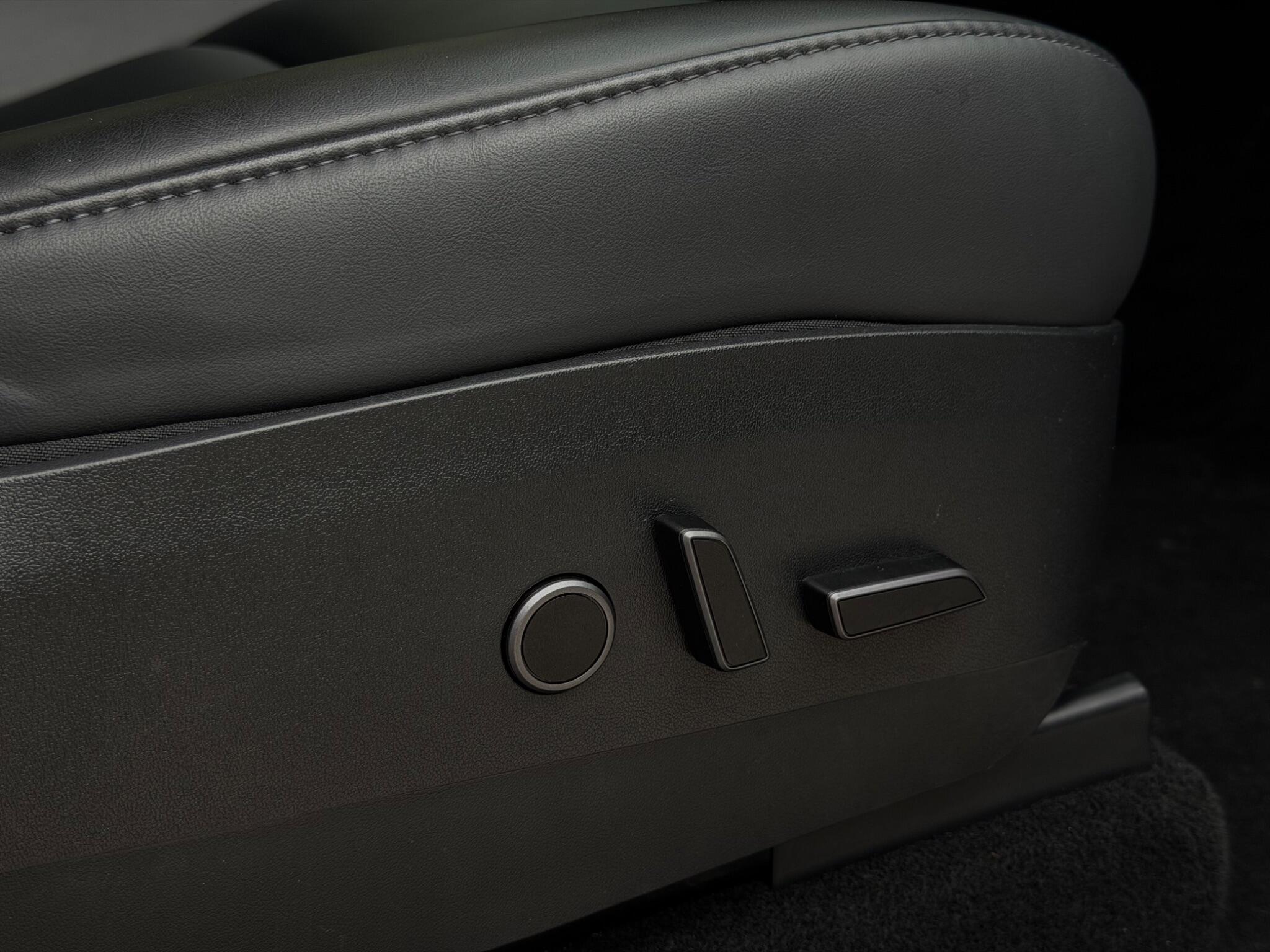 Tesla Model Y view 19