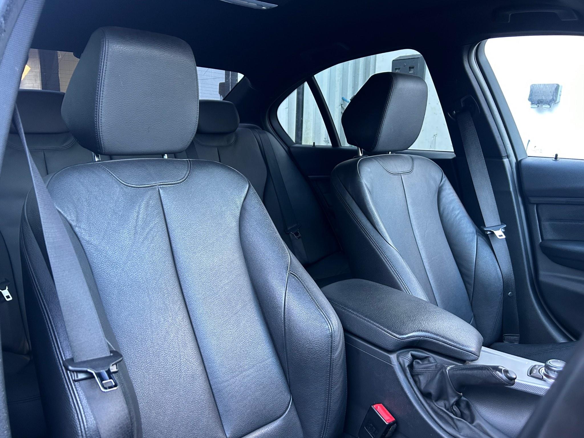BMW 3 Series view 4