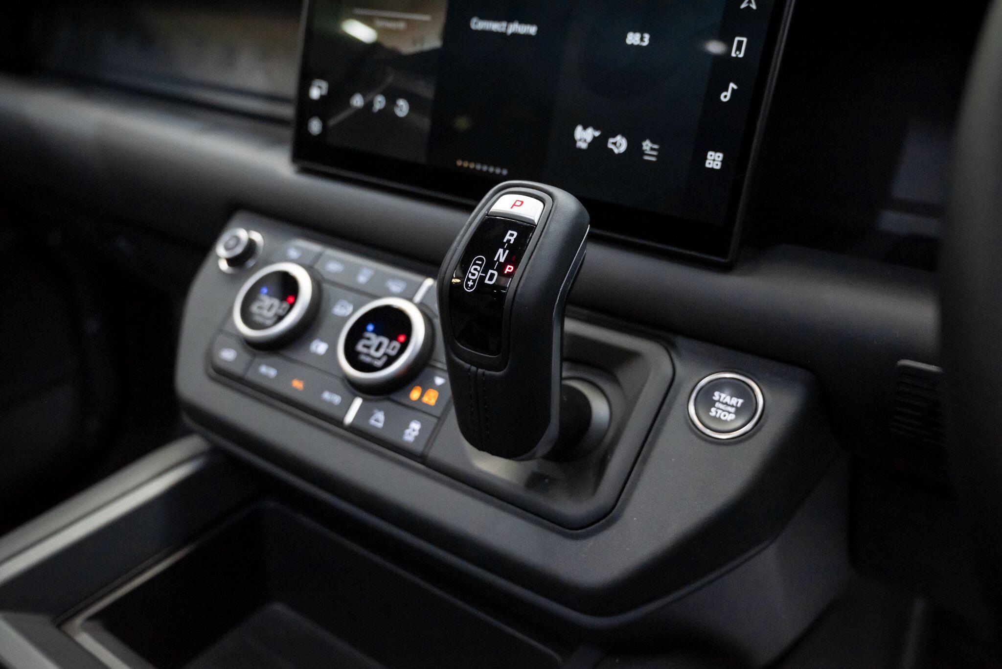 Land Rover Defender view 14