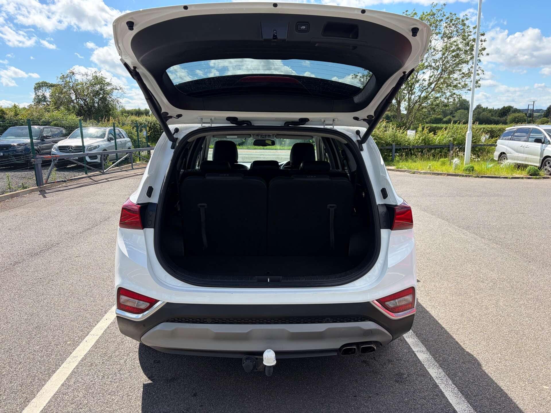 Hyundai Santa Fe view 24