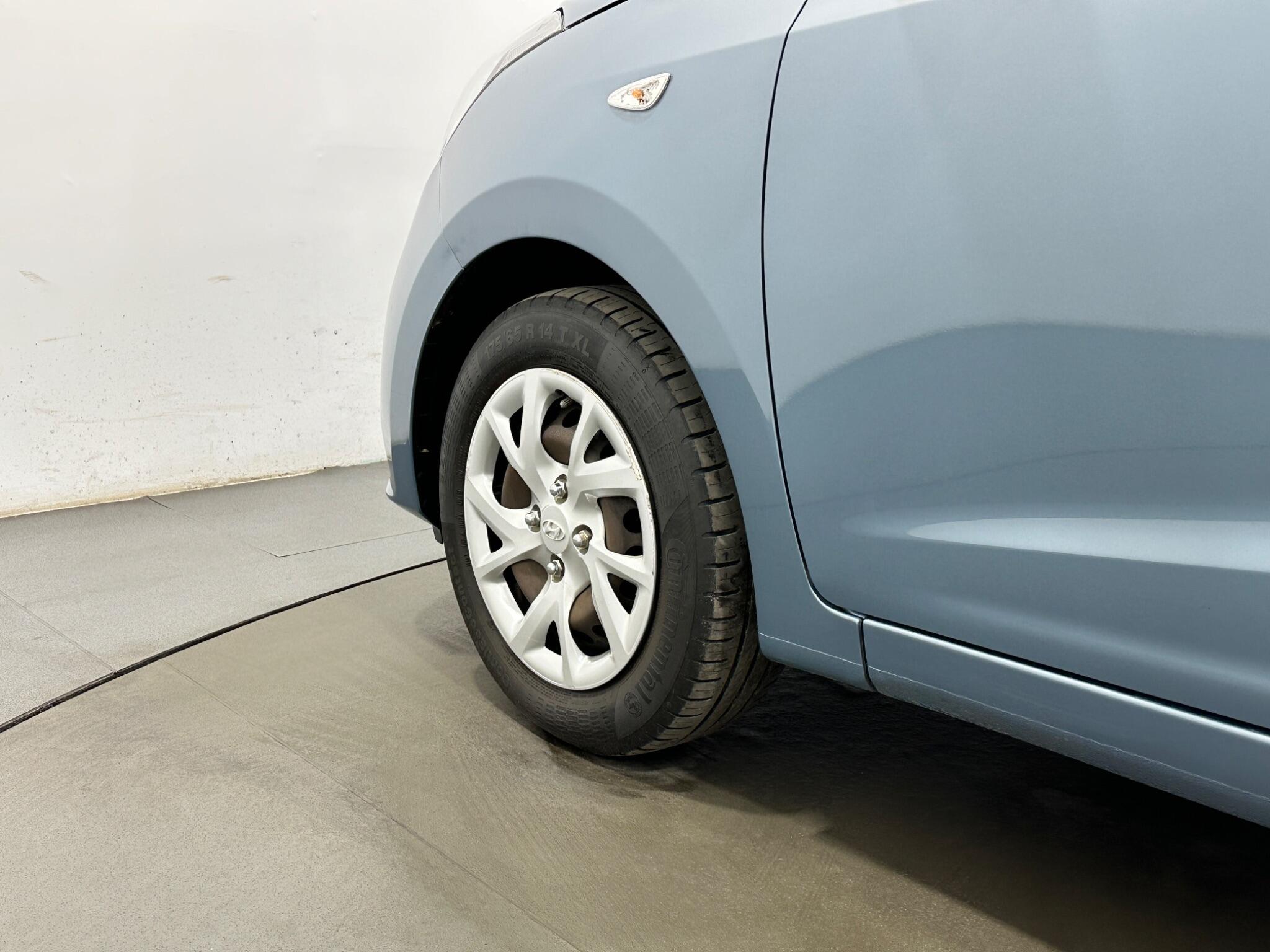 Hyundai i10 view 43