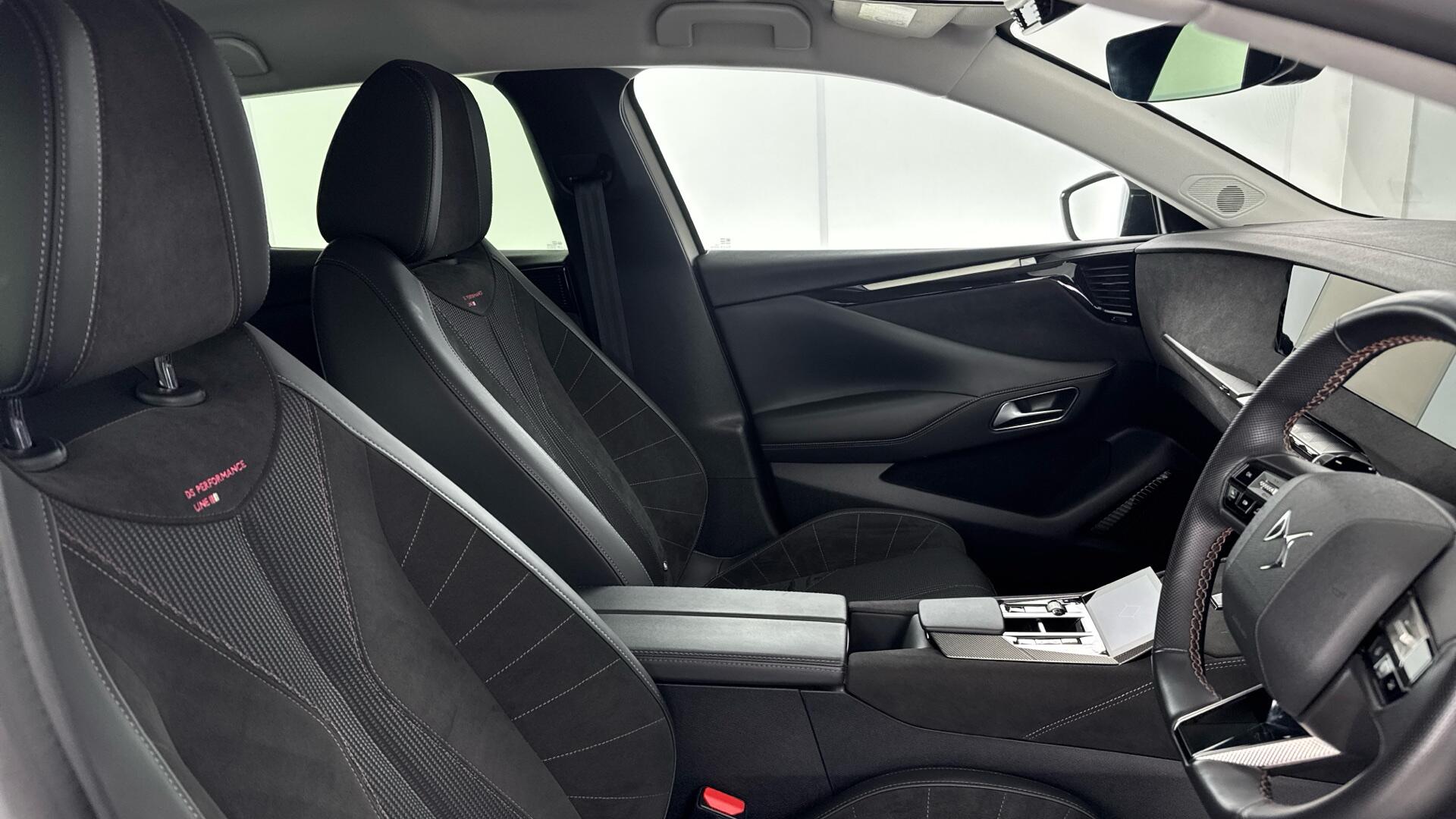 DS Automobiles DS 4 view 16