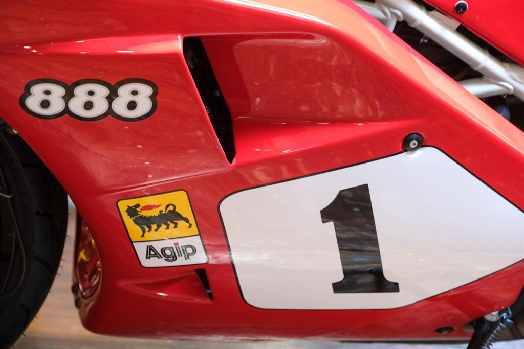 Ducati 888 view 17