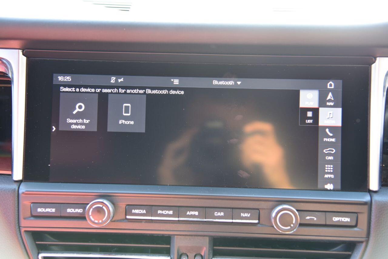 Porsche Macan view 41