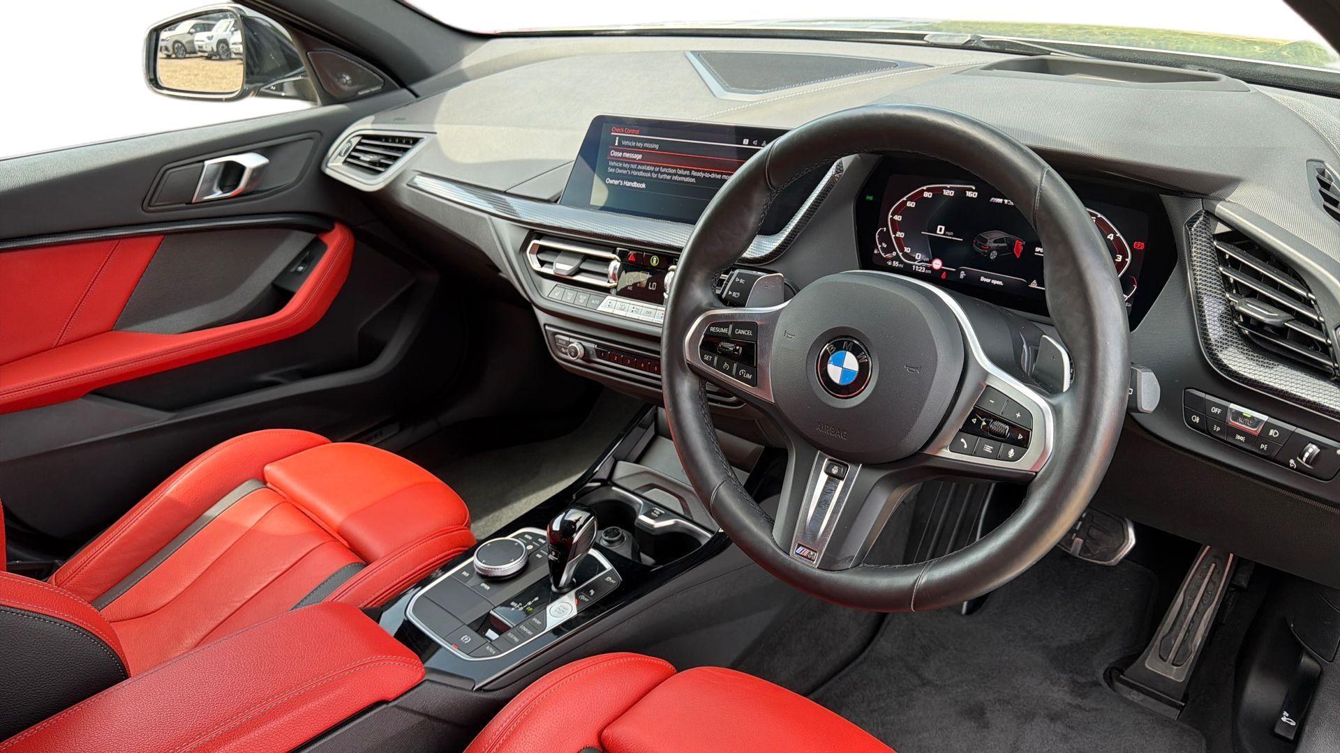 BMW 1 Series view 6