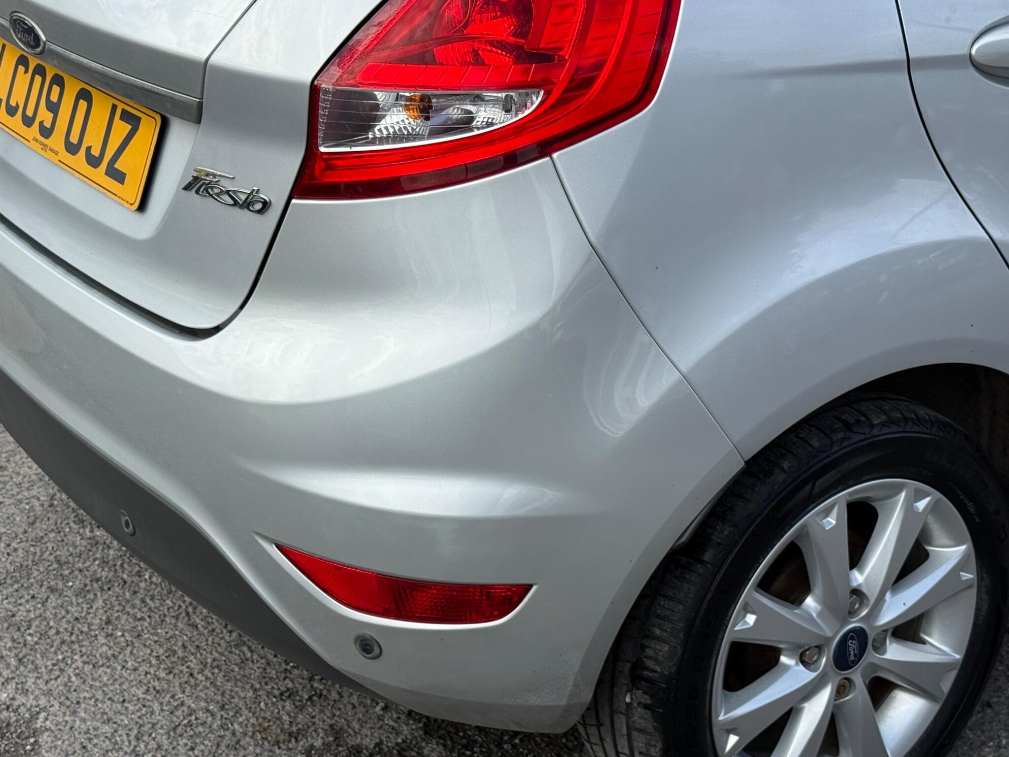 Ford Fiesta - Image 25