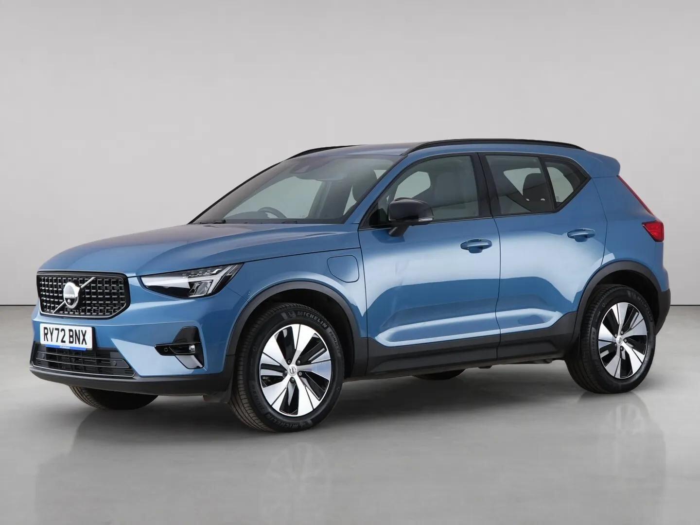 Volvo XC40 view 2
