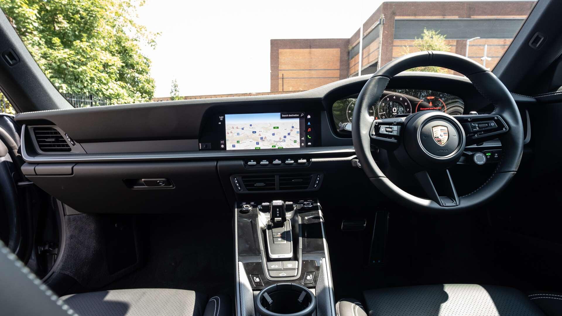 Porsche 911 view 11