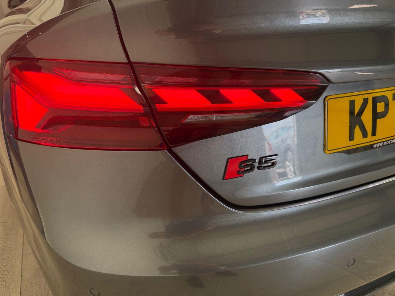 Audi S5 view 21