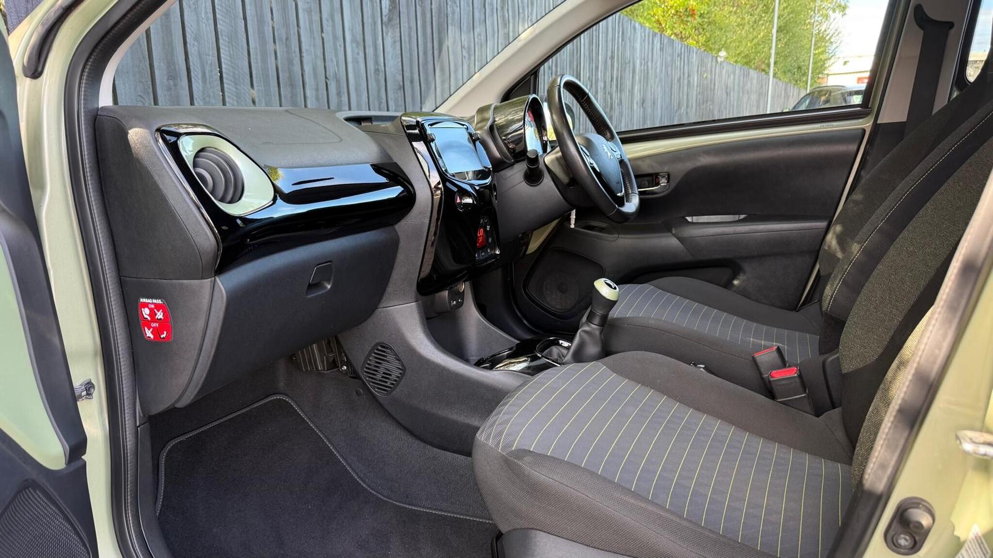 Peugeot 108 view 23
