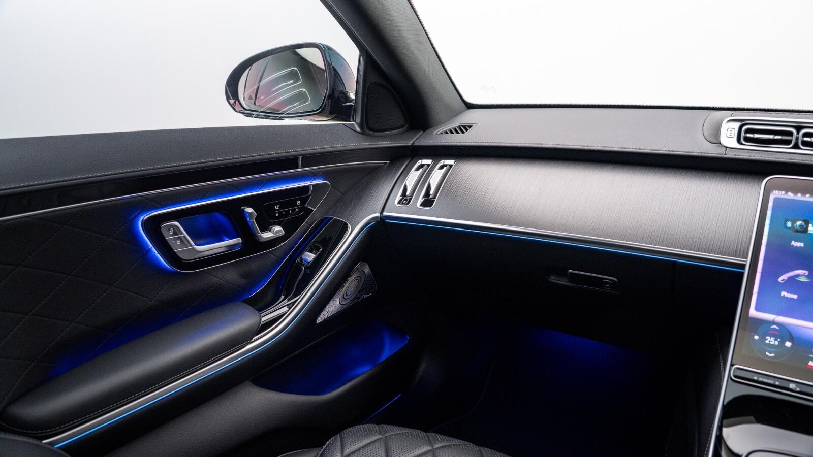 Mercedes-Benz S Class view 28