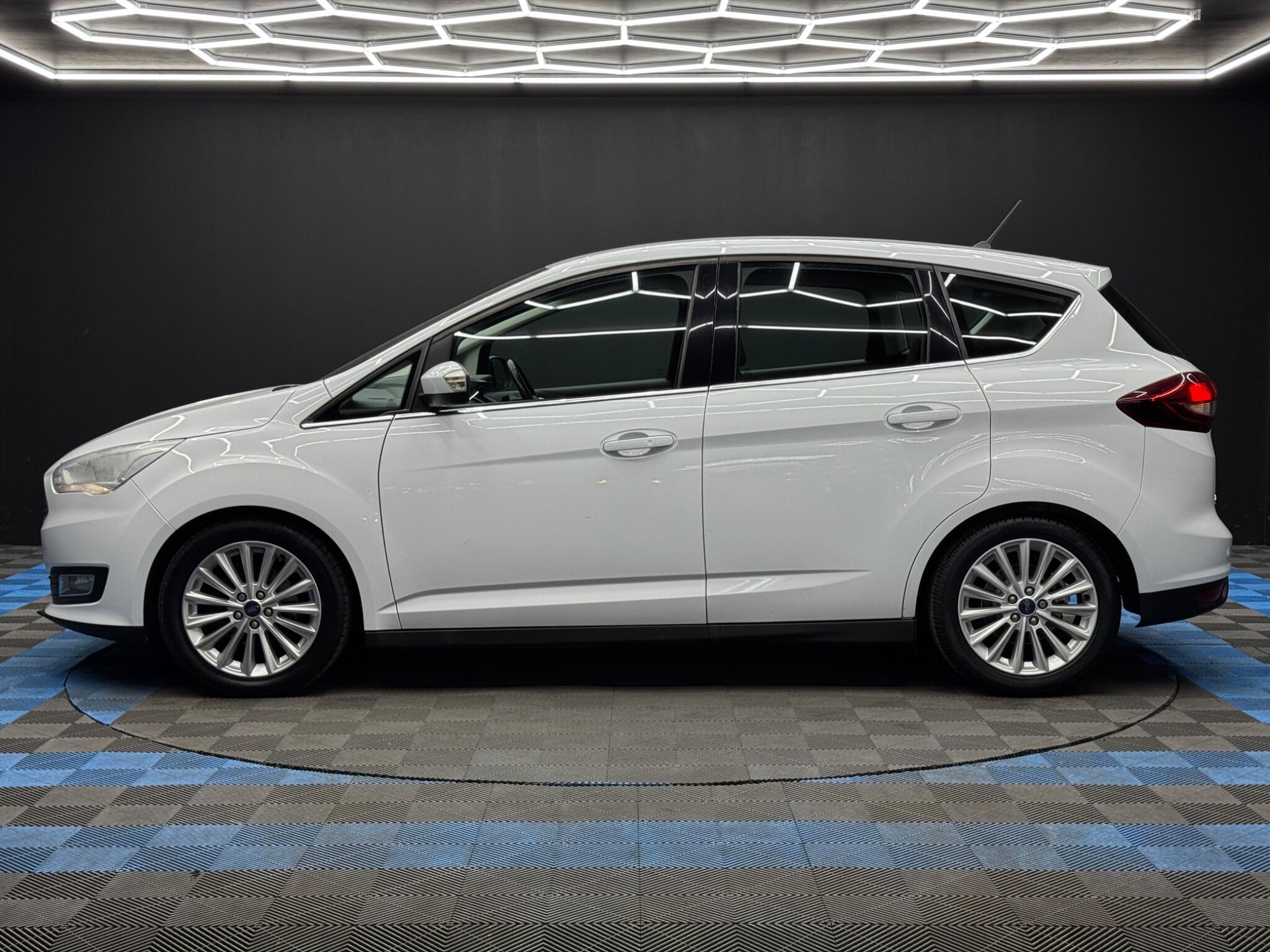 Ford C-Max view 8