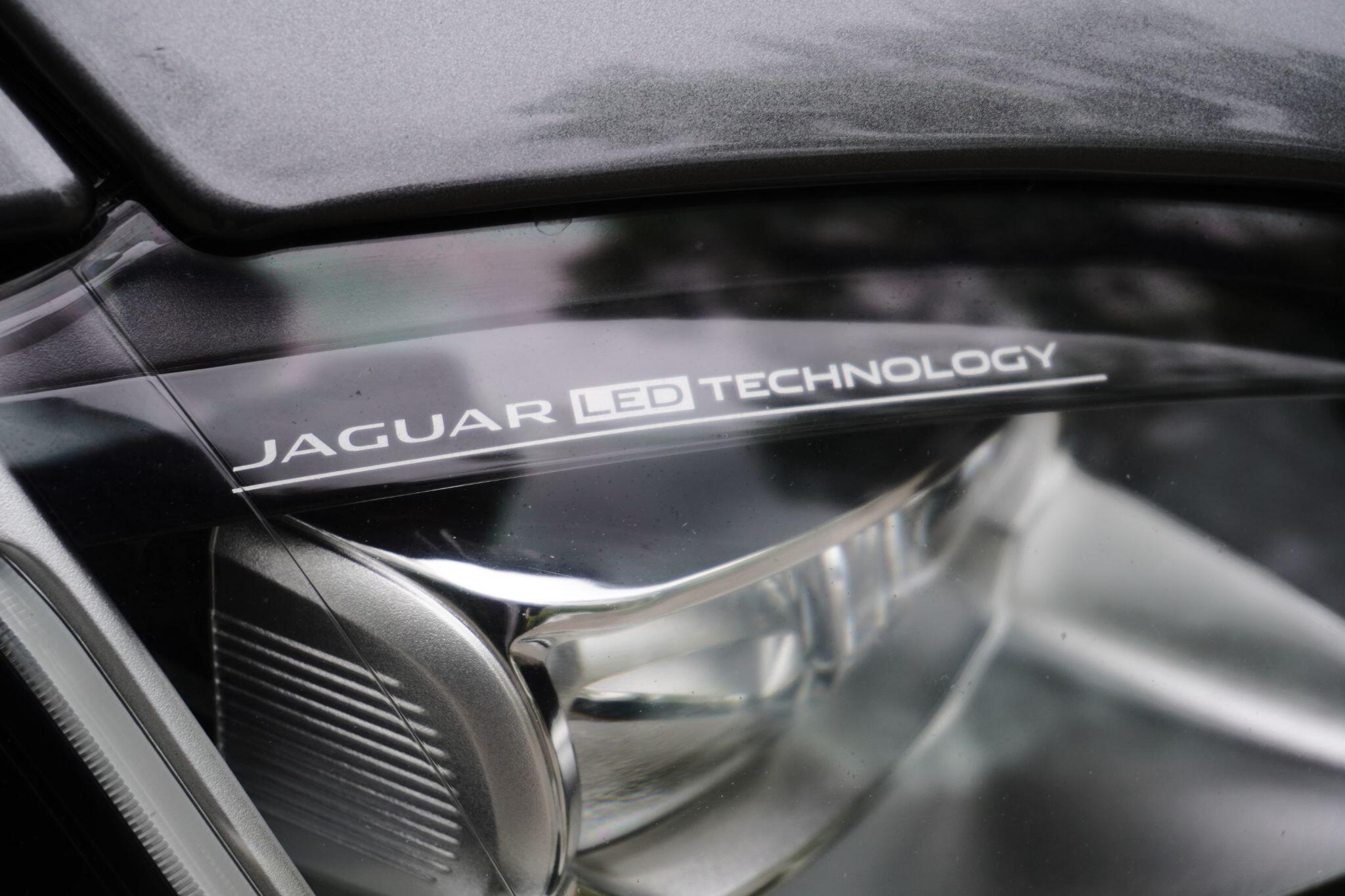 Jaguar XJ view 70