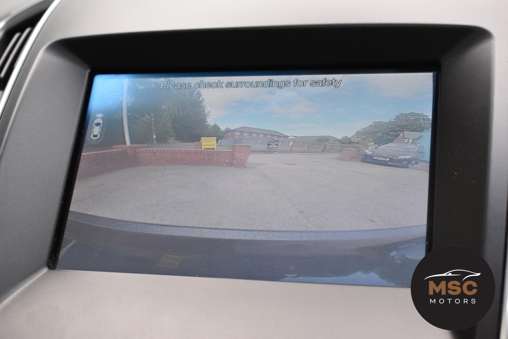 Ford Edge view 62