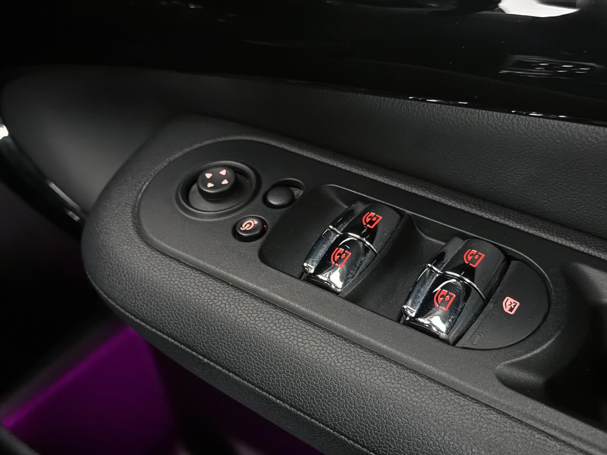 MINI Clubman view 20