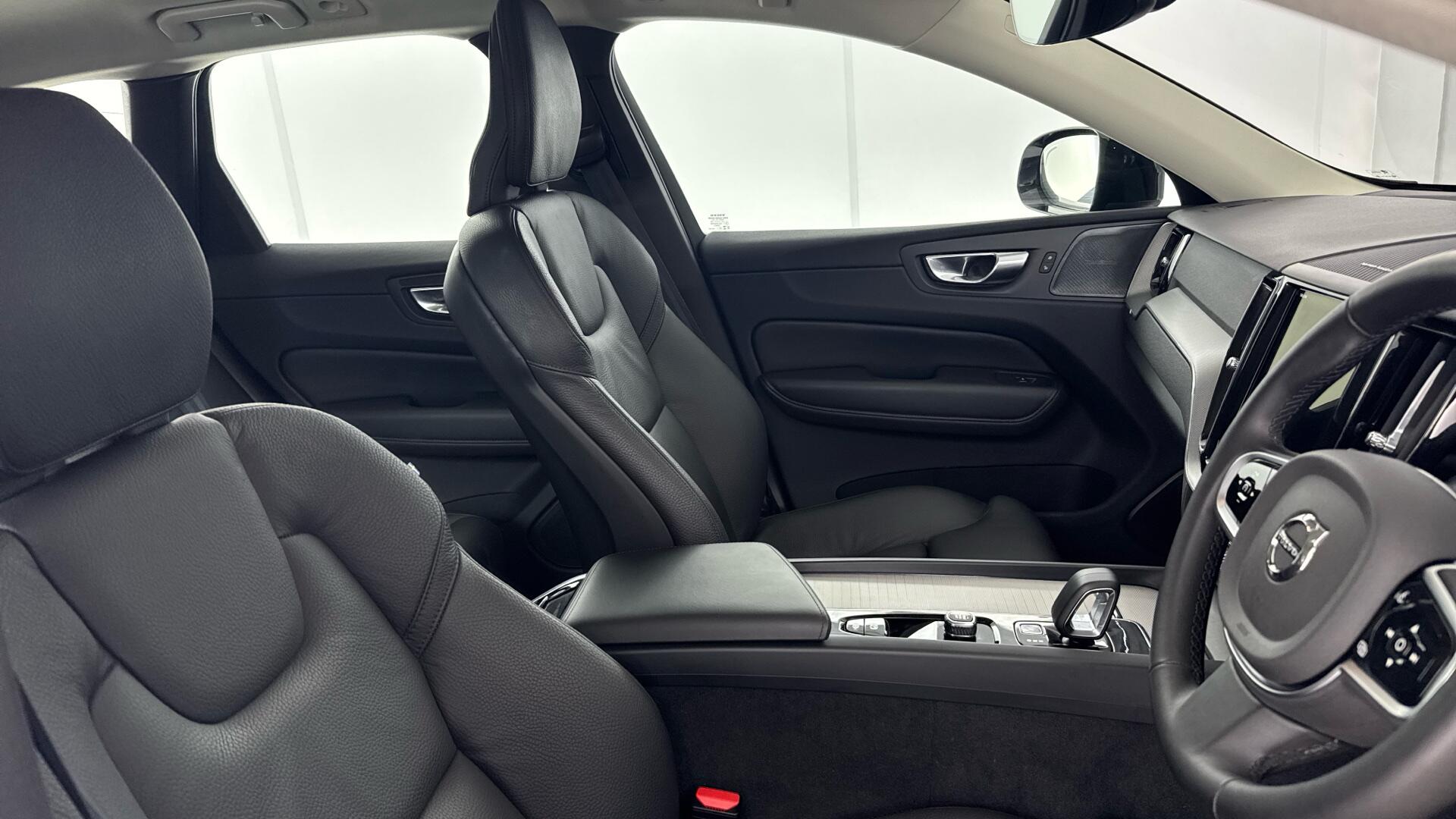 Volvo XC60 view 16
