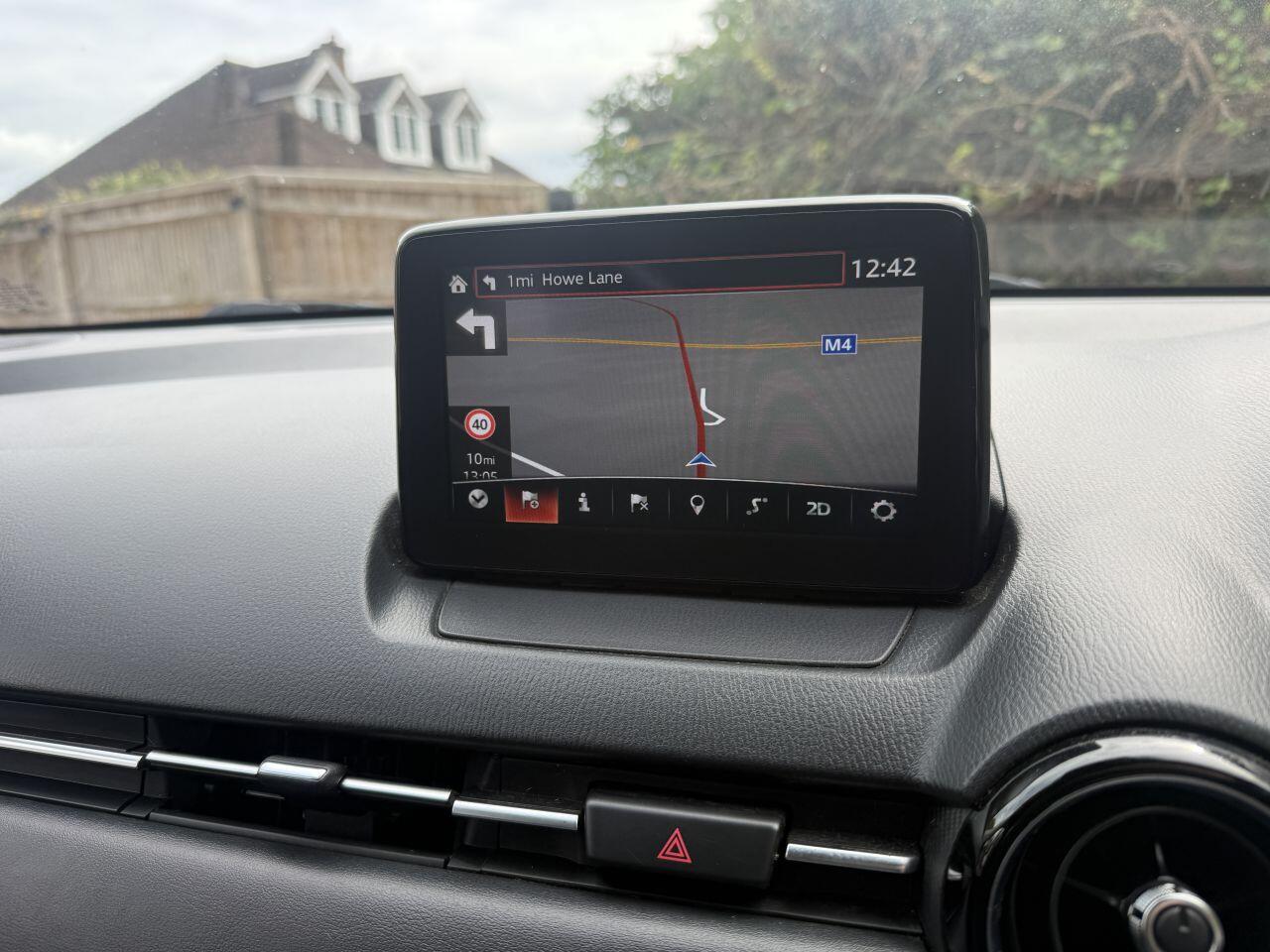 Mazda Mazda2 view 15