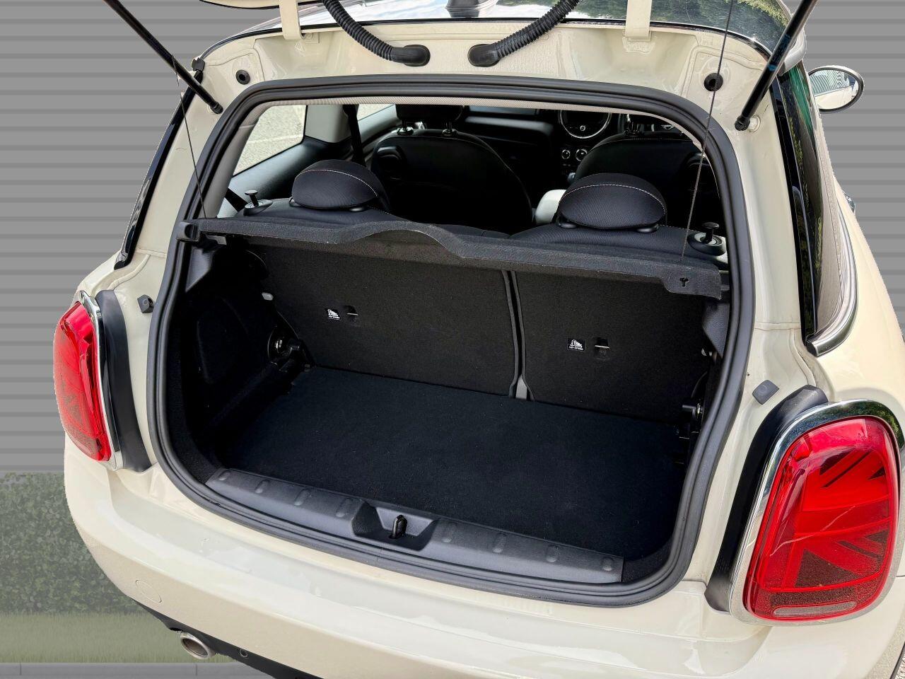 Mini Hatch view 27