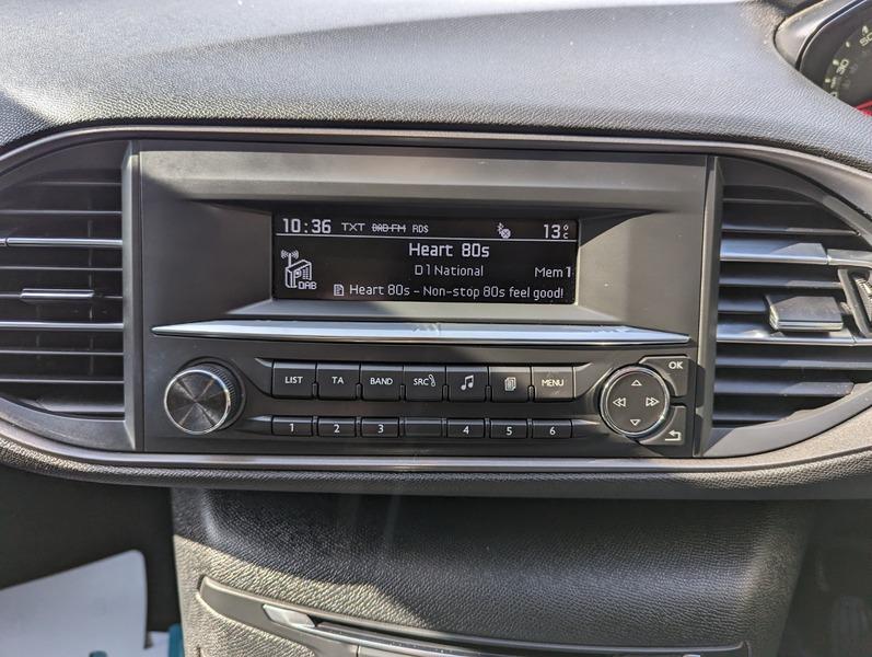 2014 Peugeot 308 1.6 THP Access Euro 5 5dr • 46,823 miles image 28